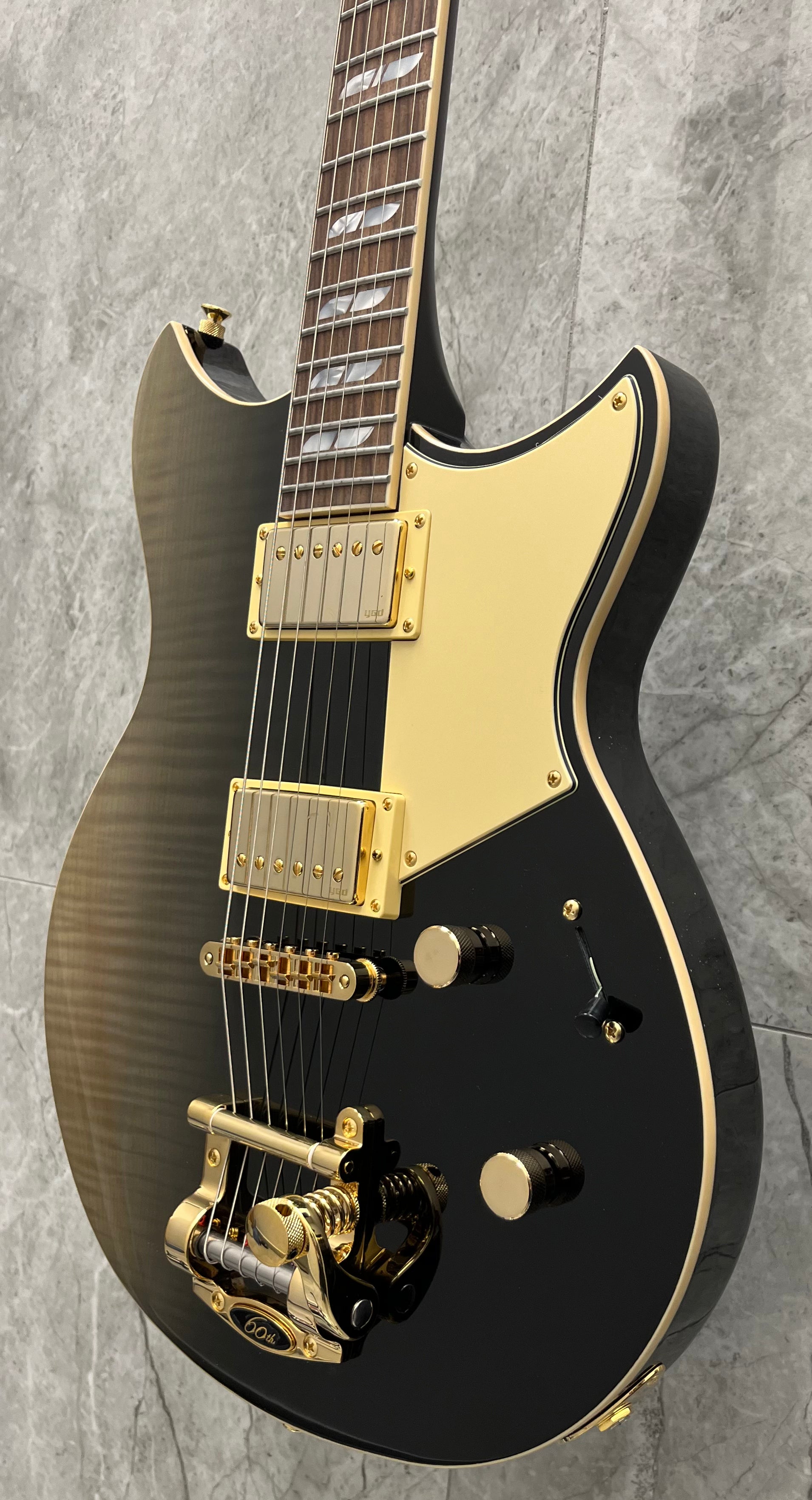 YAMAHA LIMITED EDITION #14 OF 200 REVSTAR 60TH ANNIVERSARY MODEL MADE IN JAPAN NOBLE BLACK BURST RSP20B SERIAL NUMBER ILM550E - 8 LBS 1 OZ