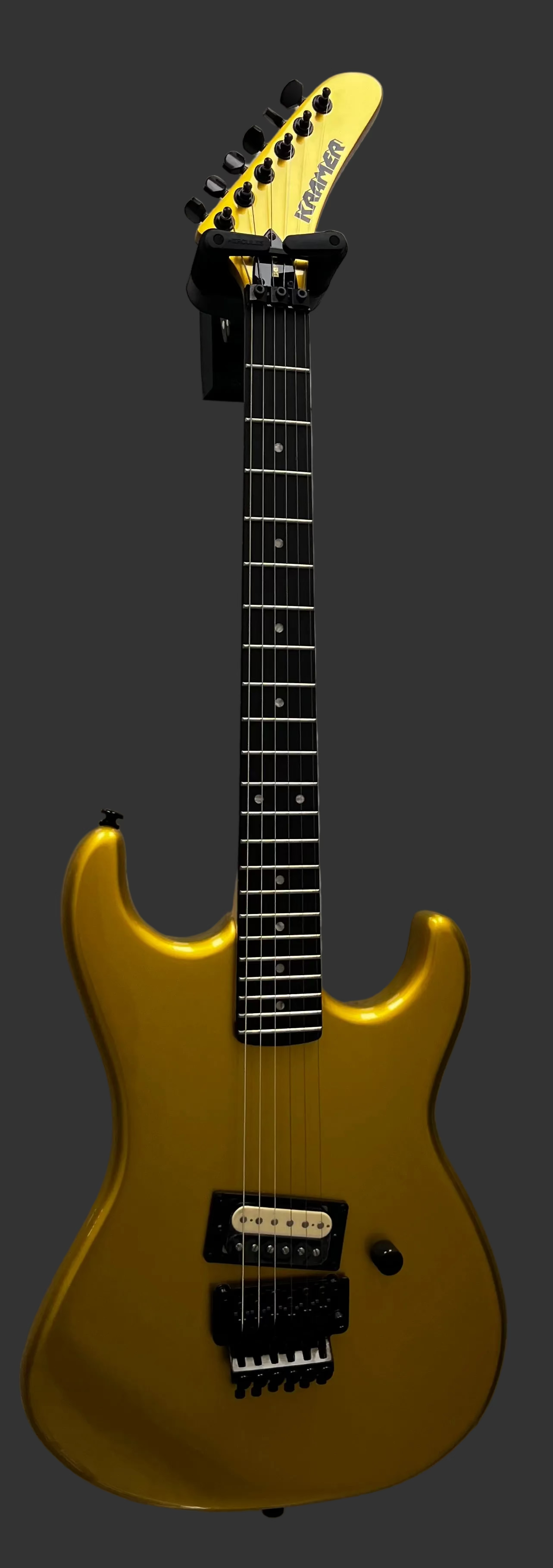 Kramer 50th Anniversary Series - Curated K50BA Baretta Gold gloss finish W/ GIG BAG SERIAL NUMBER 26012901197 - 8 LBS 10 OZ