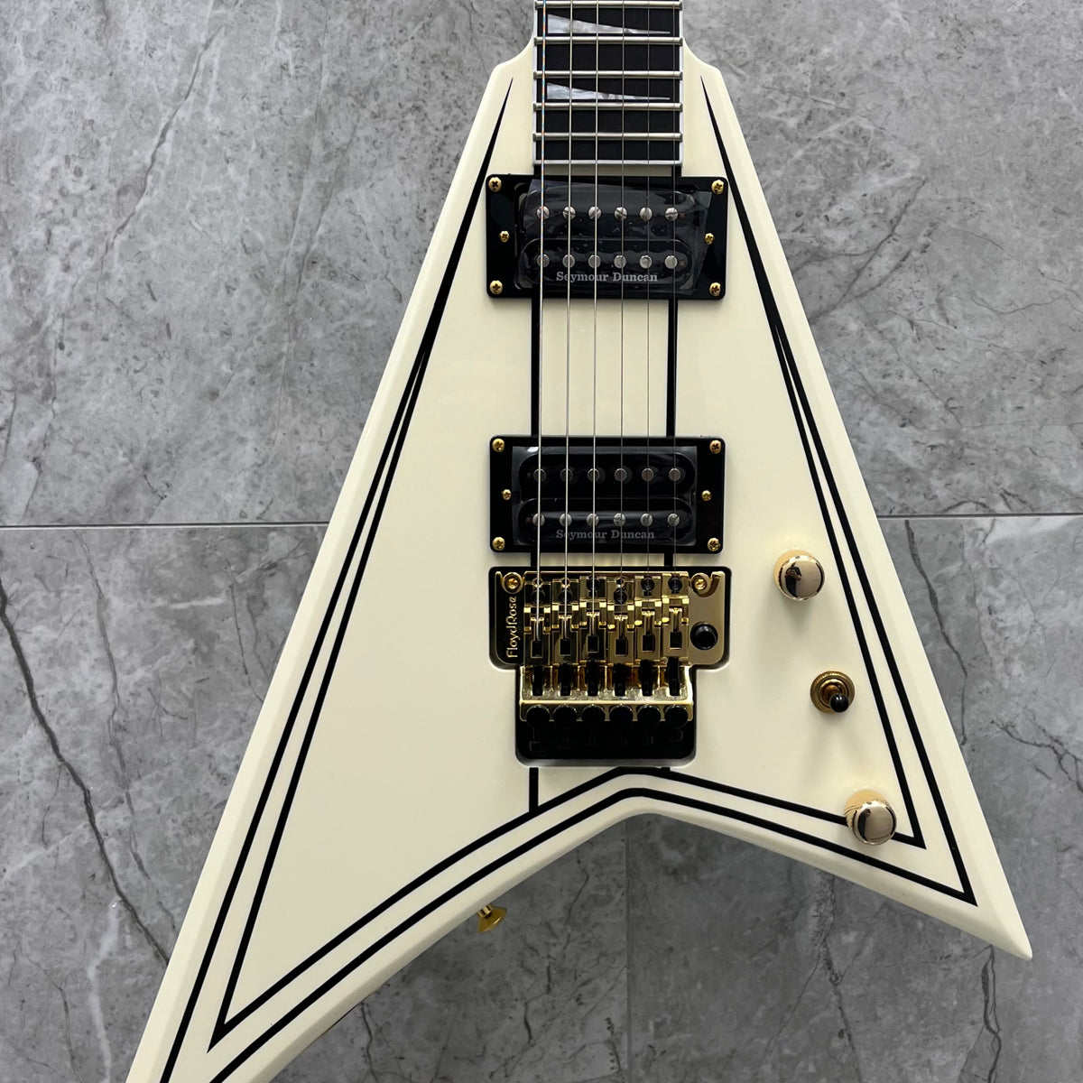 Jackson Pro Rhoads RR3 Ebony Fingerboard Ivory with Black