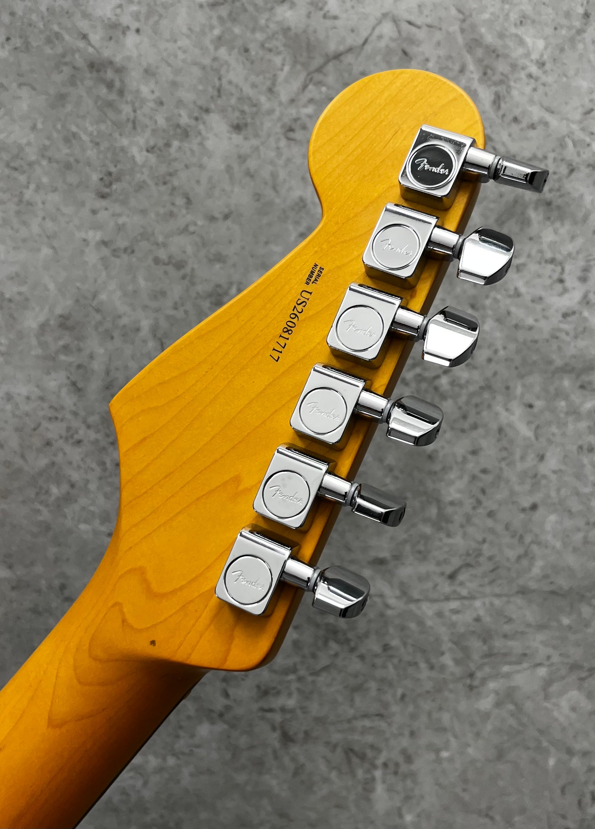FENDER American Professional Stratocaster MADE IN THE USA Rosewood Fingerboard, Dark Night 011-1110-761 SERIAL NUMBER US26081717 - 8 LBS 4 OZ