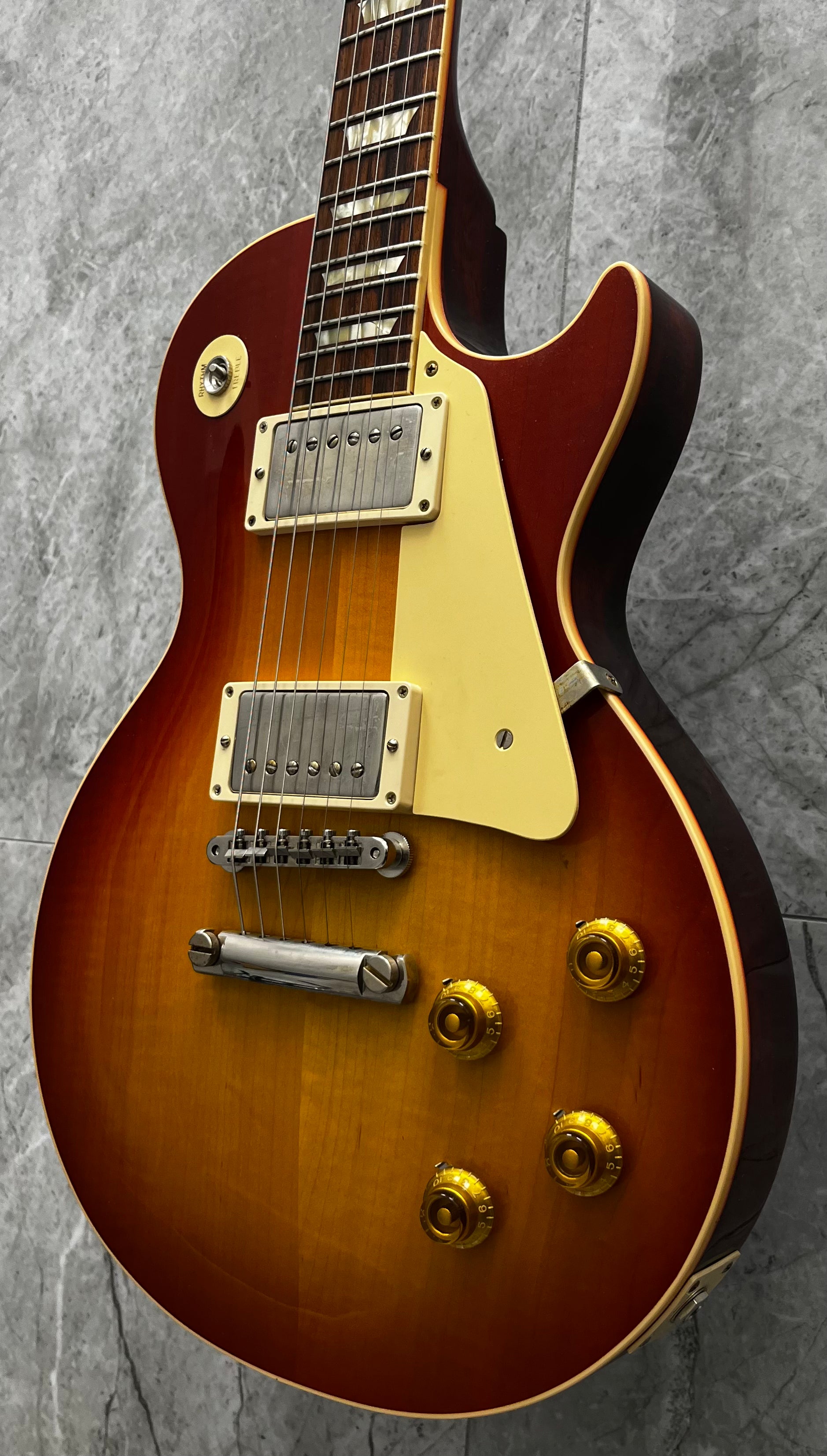 Gibson Custom Shop 1958 Les Paul Standard Reissue VOS Washed Cherry Sunburst SERIAL NUMBER 8 0790 8 LBS 3 OZ