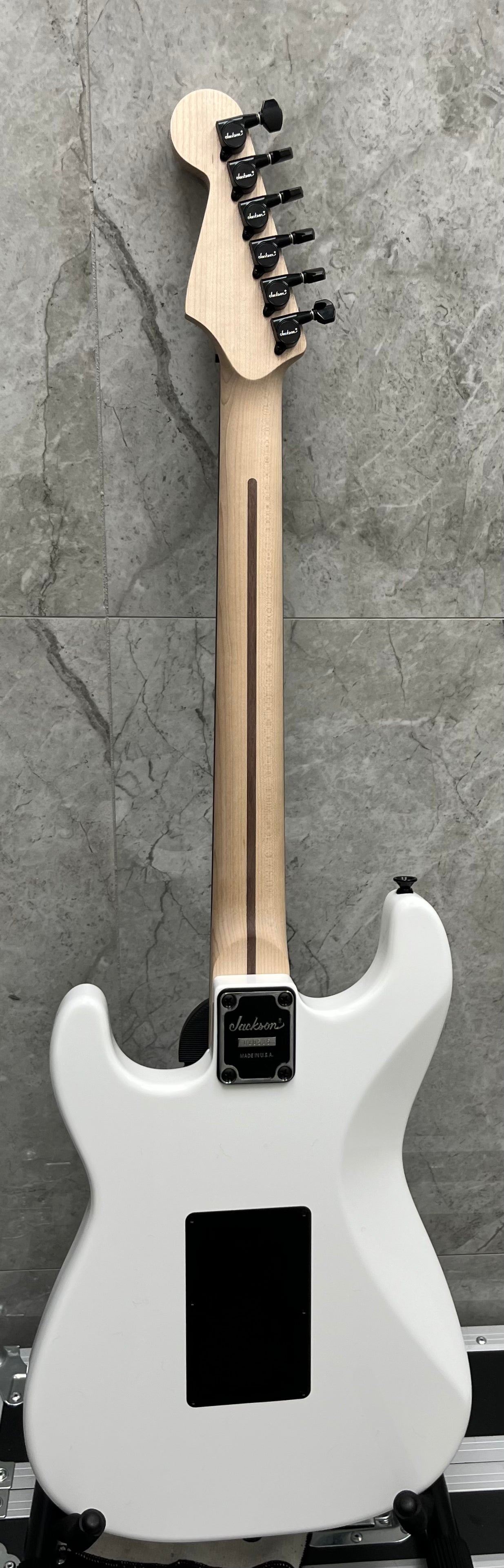 Jackson USA Adrian Smith San Dimas DK, Ebony Fingerboard, Snow White 2805053876 SERIAL NUMBER 010535 - 8 LBS 7 OZ