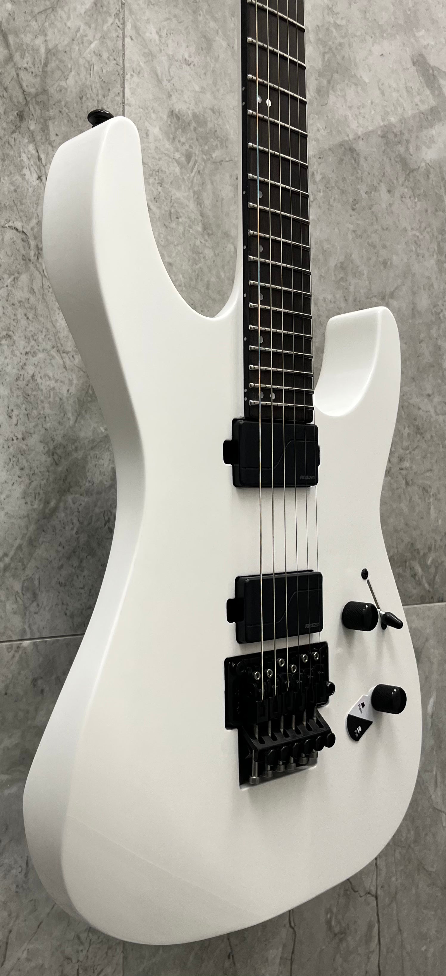 ESP LTD M-1000 M1000 SNOW WHITE W/ FISHMAN PICKUPS LM1000SW SERIAL NUMBER CI24070159 - 8 LBS 6 OZ