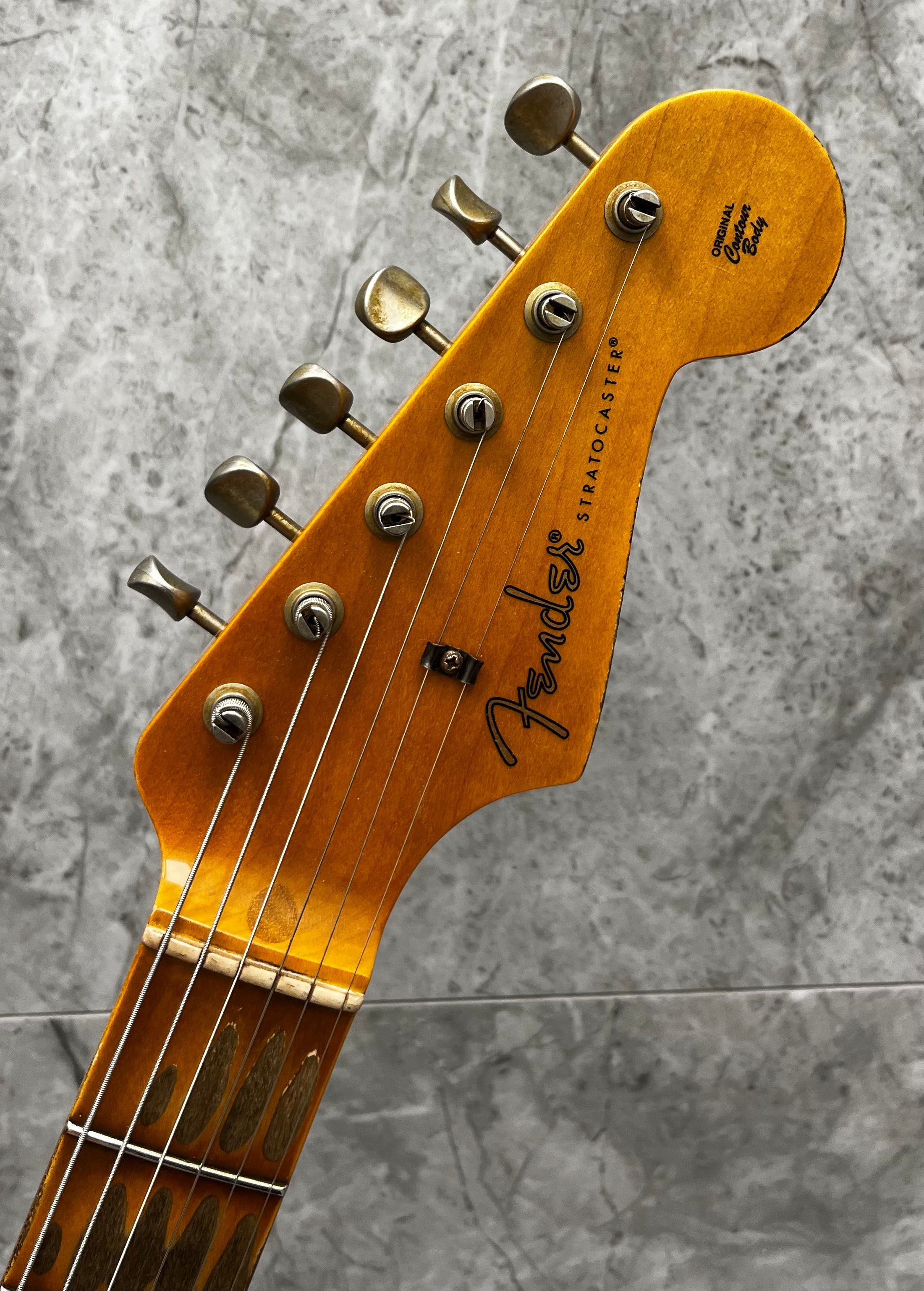 FENDER USA CUSTOM SHOP 1956 Hardtail Stratocaster Heavy Relic Black 9235700225 SERIAL NUMBER CZ2589131 - 6 LBS 15 OZ