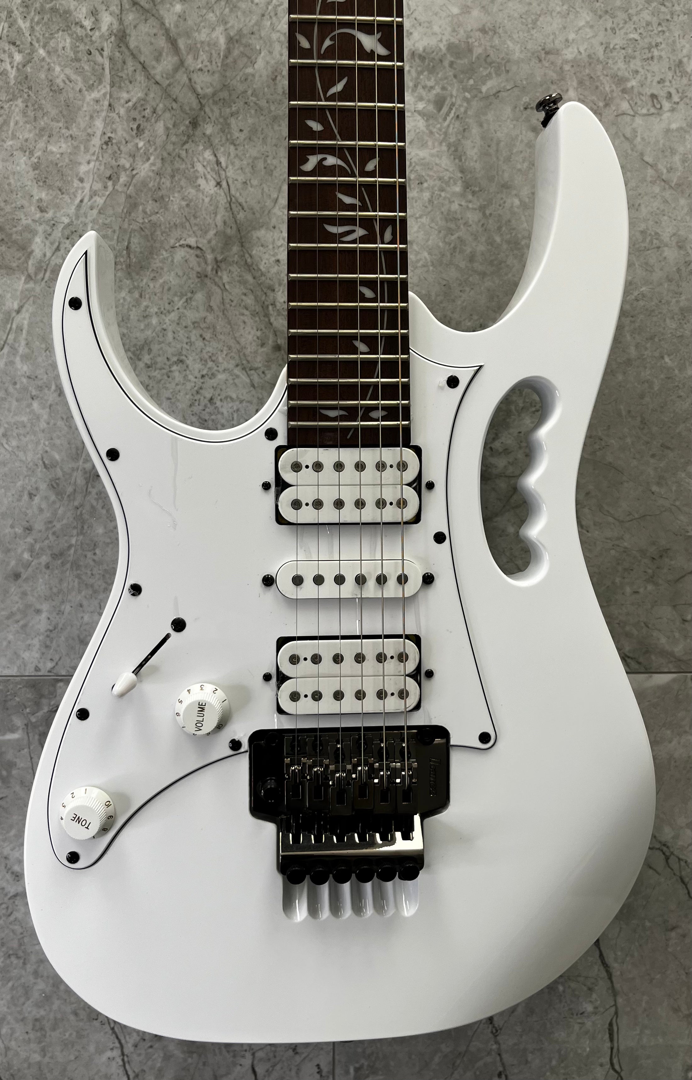 Ibanez JEMJRLWH Steve Vai LEFT HANDED Signature Series Jemjr 6 String LH Electric Guitar White SERIAL NUMBER I260102622 - 7 LBS 8 OZ