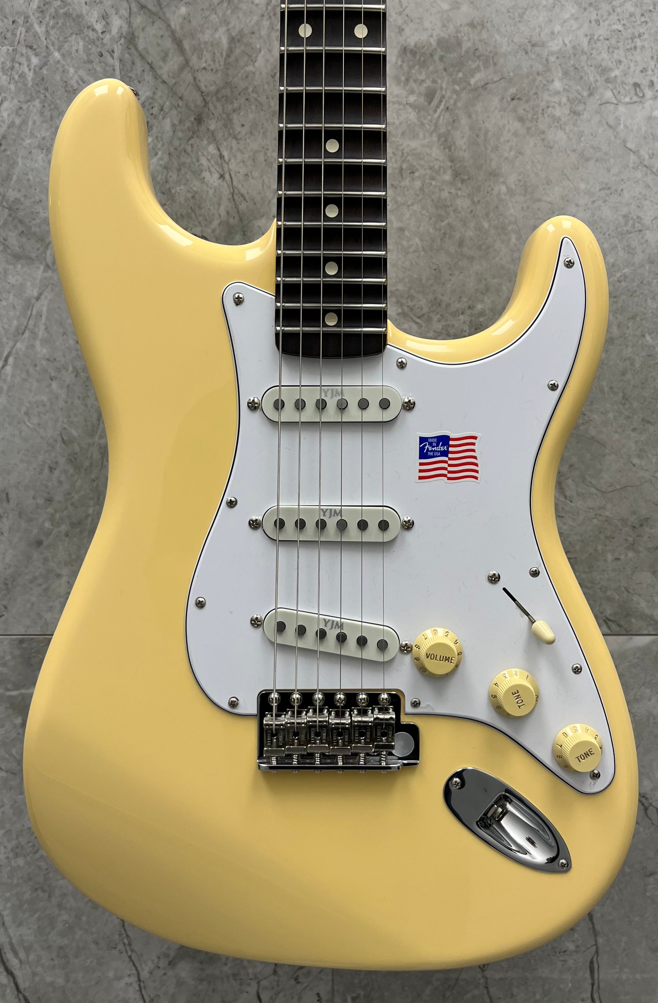 Fender USA Yngwie Malmsteen Stratocaster Scalloped Rosewood Fender USA Yngwie Malmsteen Stratocaster Scalloped Rosewood