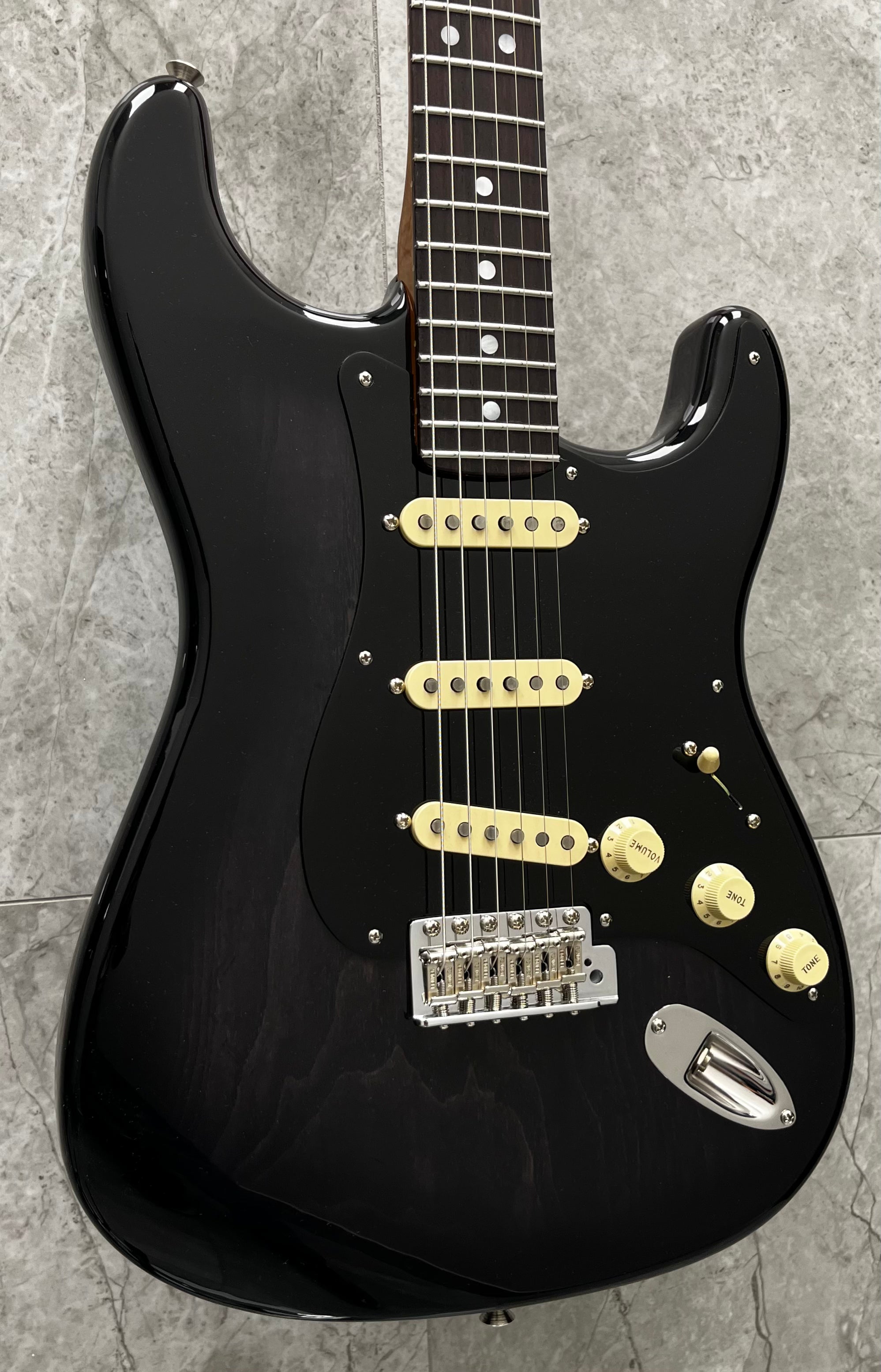 Fender USA Custom Shop American Custom Stratocaster NOS - Transparent Ebony 9235700261 SERIAL NUMBER 20235 - 7 LBS 9 OZ