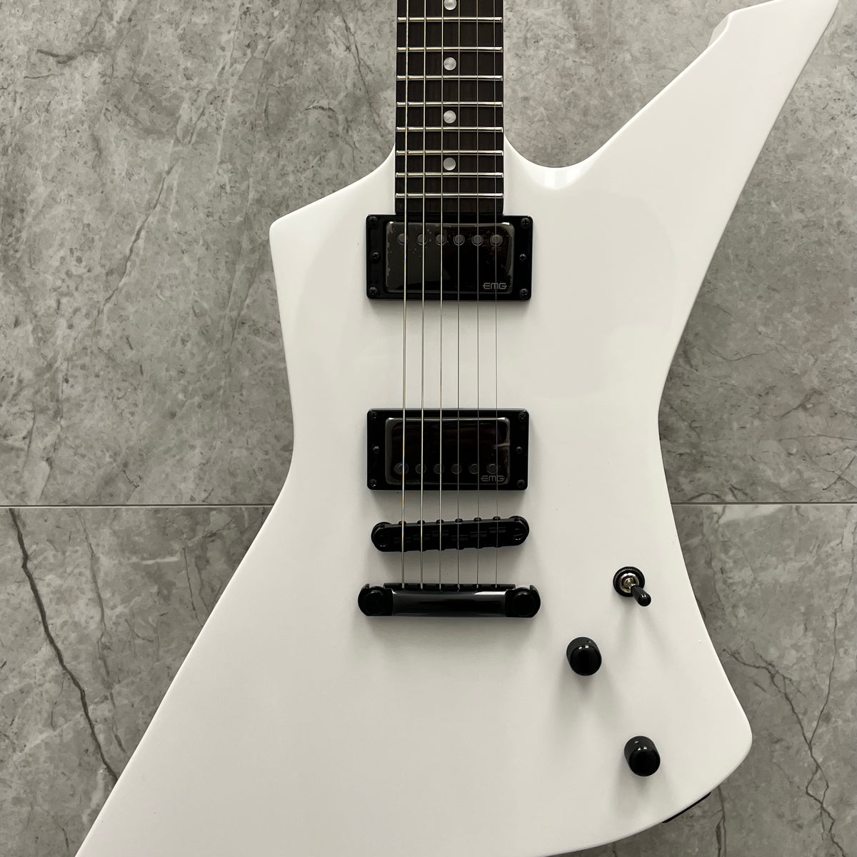 ESP LTD Snakebyte  White　美品 ESP LTD JH Snakebyte Snow White Used | The Music Zoo