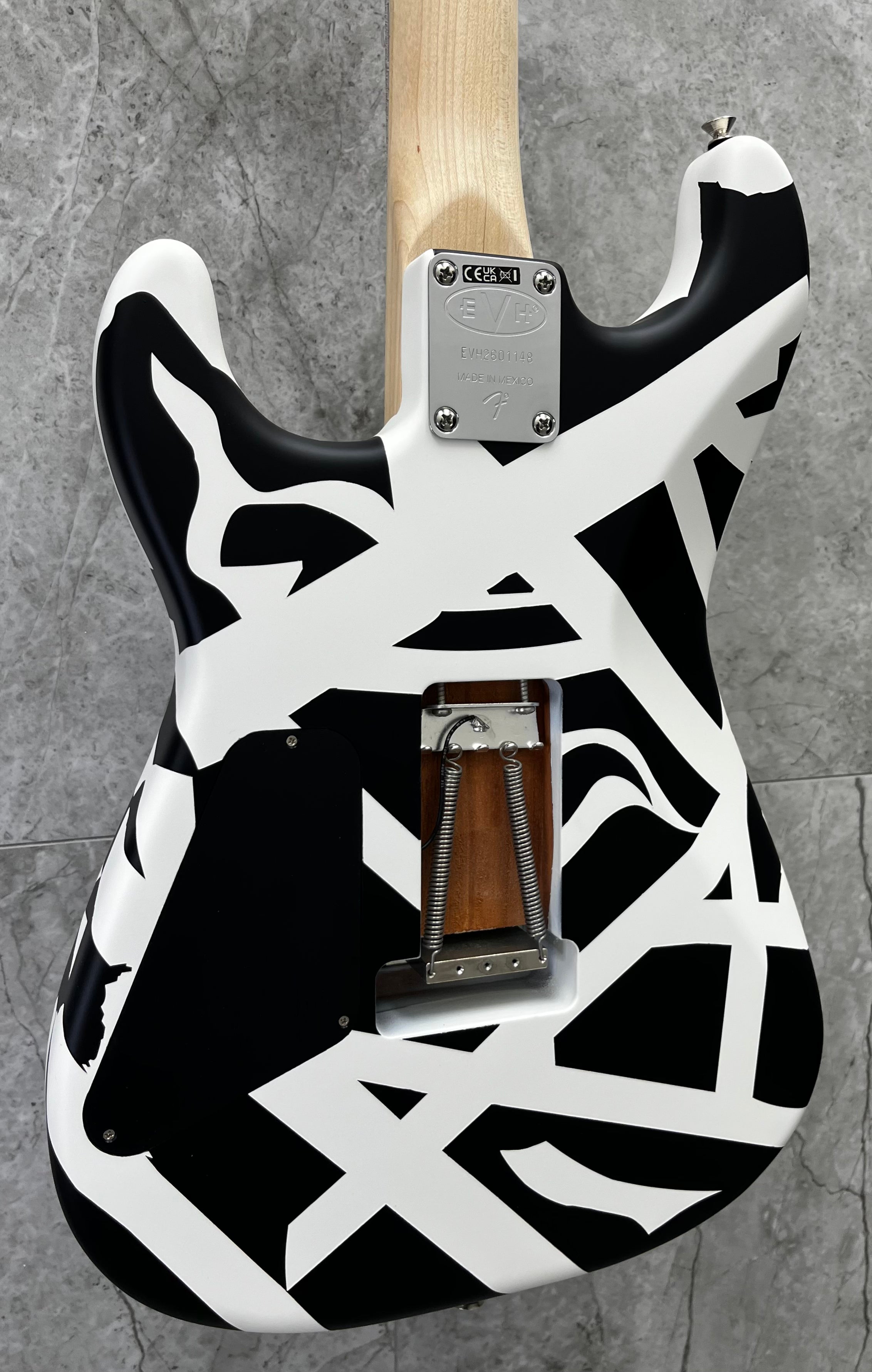 EVH Striped Series Shapes RUDE Maple Fingerboard, White and Black W/ GIG BAG 510-7902-381 SERIAL NUMBER EVH2601148 - 7 LBS 12 OZ