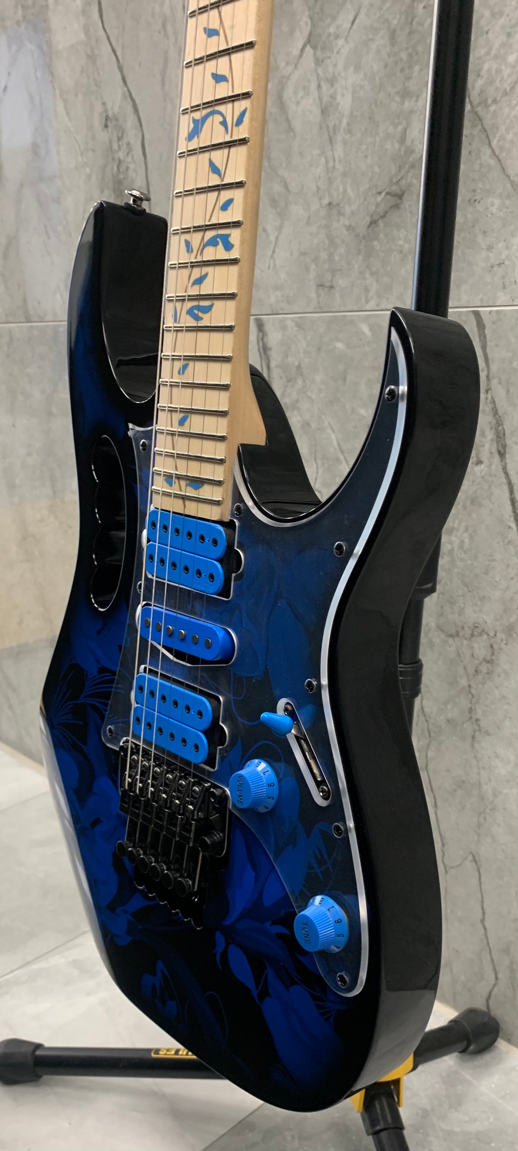 Ibanez JEM77PBFP Steve Vai Signature Model Blue Foral Pattern