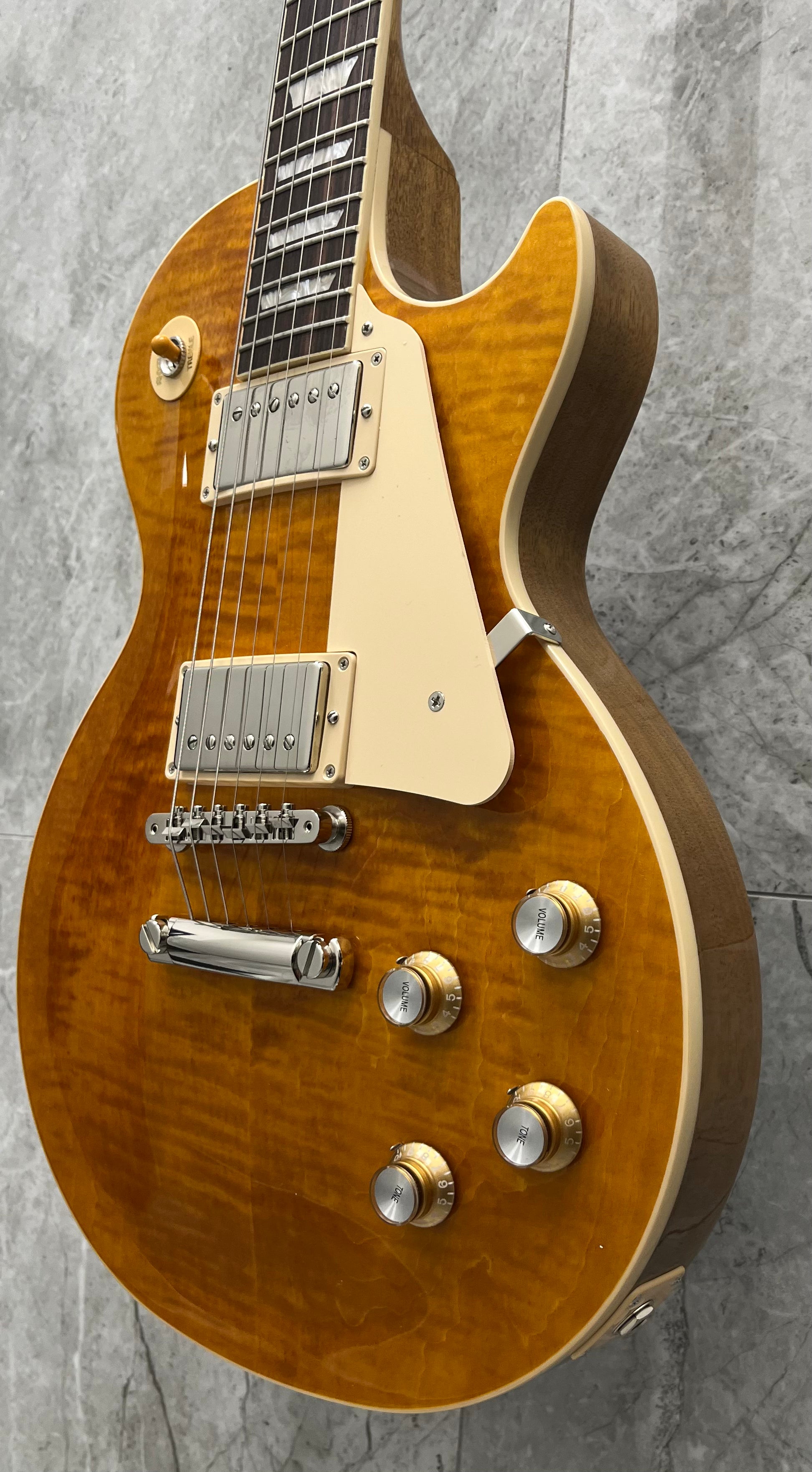 Gibson USA Les Paul Standard 60s Figured Flame Top - Honey Amber LPS600HYNH SERIAL NUMBER 202750273 - 9.6 LBS