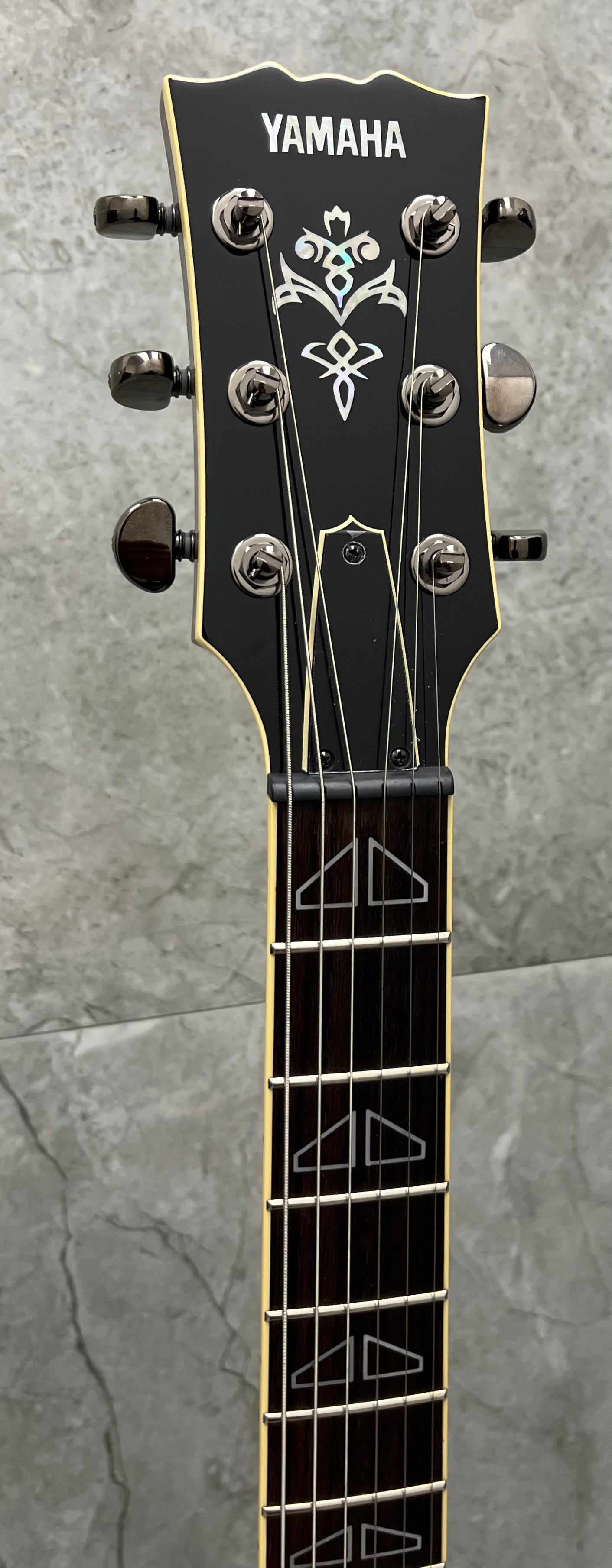 Yamaha SG1820A SBL MADE IN JAPAN Contoured Electric Guitar Silver Yamaha SG1820A SBL MADE IN JAPAN Contoured Electric Guitar Silver