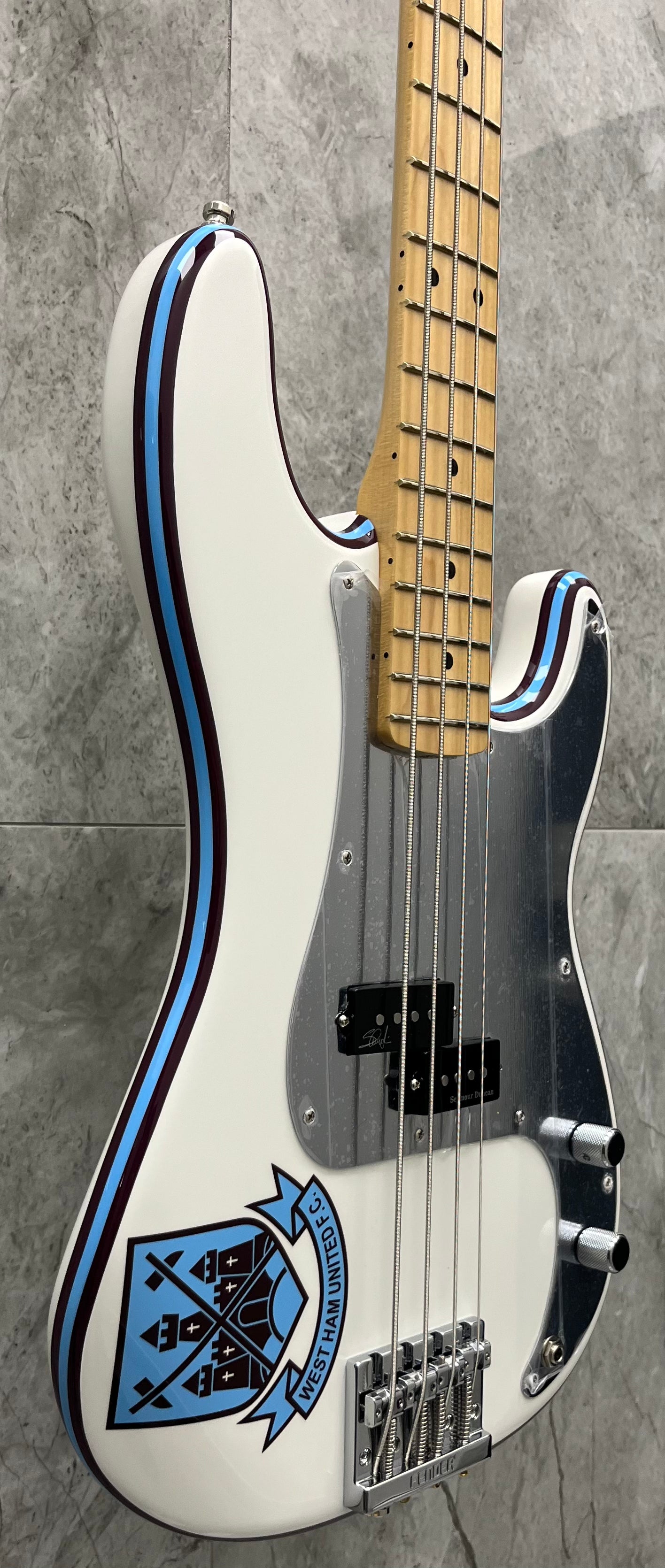 Fender Steve Harris Precision Bass, Maple Fingerboard, Olympic White 0141032305 SERIAL NUMBER MX25120951 - 11 LBS 12 OZ