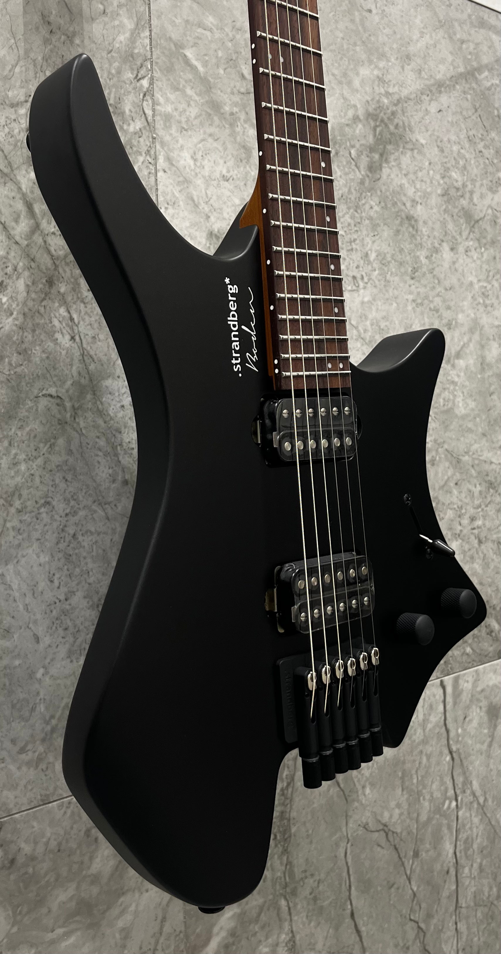 Strandberg Boden Essential 6 Black Granite BD6CT-24E-R-S-BK 2 YEAR WARRANTY SERIAL NUMBER C2517048 - 4 LBS 14 OZ