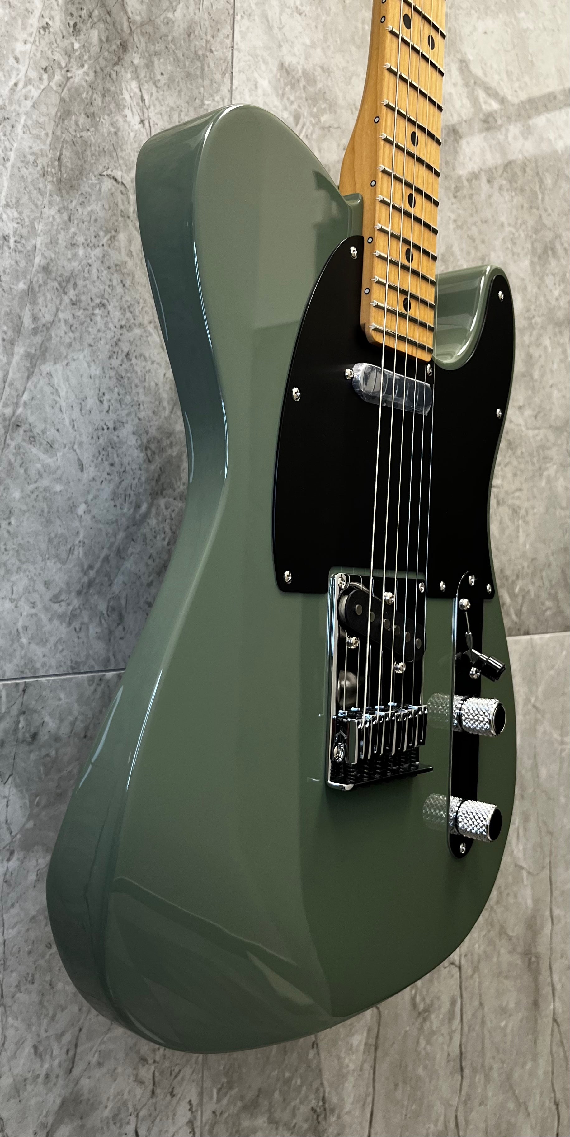Fender LIMITED EDITION American Ultra II Telecaster - Antique Olive 0179172720 SERIAL NUMBER US26003345 - 8.0 LBS