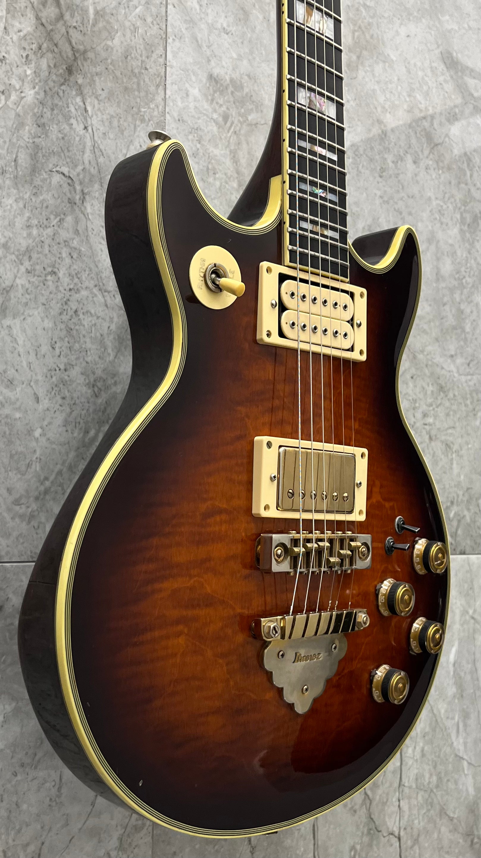 IBANEZ 1981 ARTIST MADE IN JAPAN ELECTRIC GUITAR USED SERIAL NUMBER J815056 - 10 LBS 14 OZ