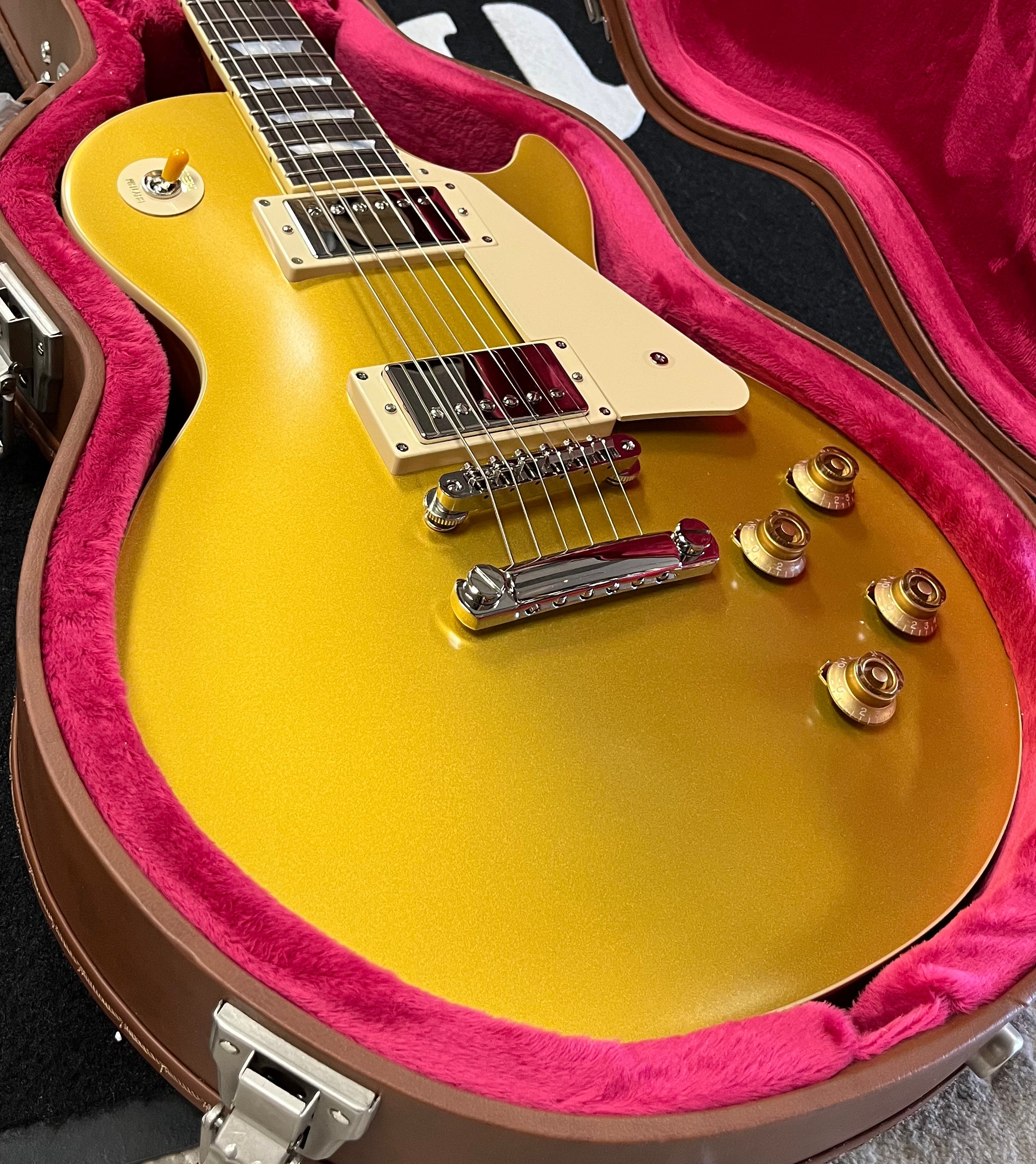 Epiphone Inspired by Gibson Custom 1957 Les Paul Goldtop Reissue Electric Guitar with Hardshell Case - Double Gold ECLPR7DGNH