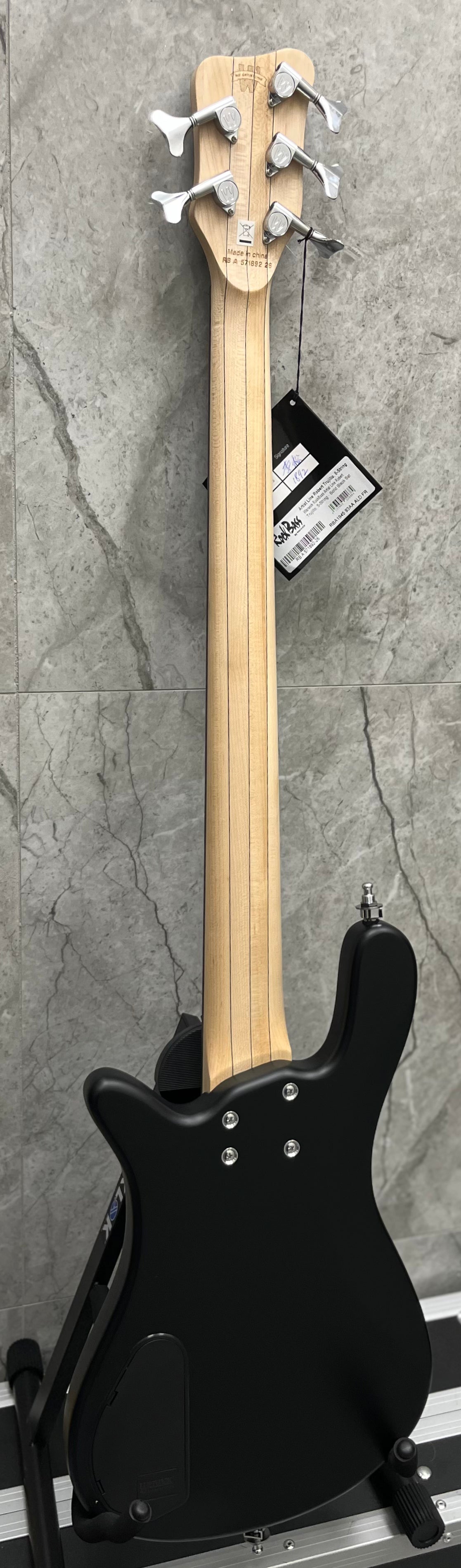 Warwick RockBass Artist Line Robert Trujillo Metallica 5 String - Solid Black Satin BA194593AAALDFR SERIAL NUMBER RB A 571892 26 - 8 LBS 12 OZ