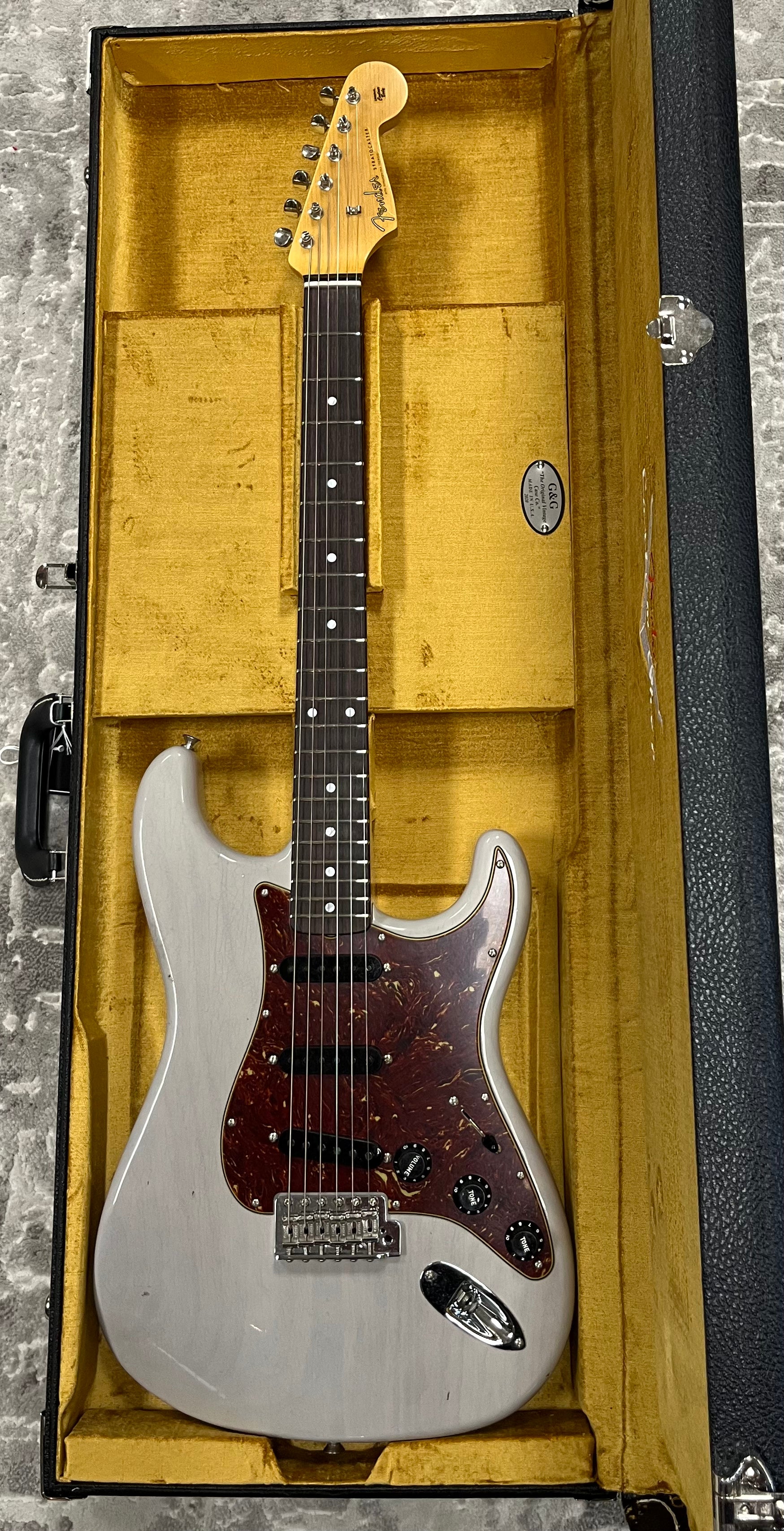 Fender USA Custom Shop Limited Edition Roasted Stratocaster Journeyman Relic with Closet Classic Hardware, Rosewood Fingerboard, Dirty White Blonde 9235700070 SERIAL NUMBER 18639 - 7.0 LBS