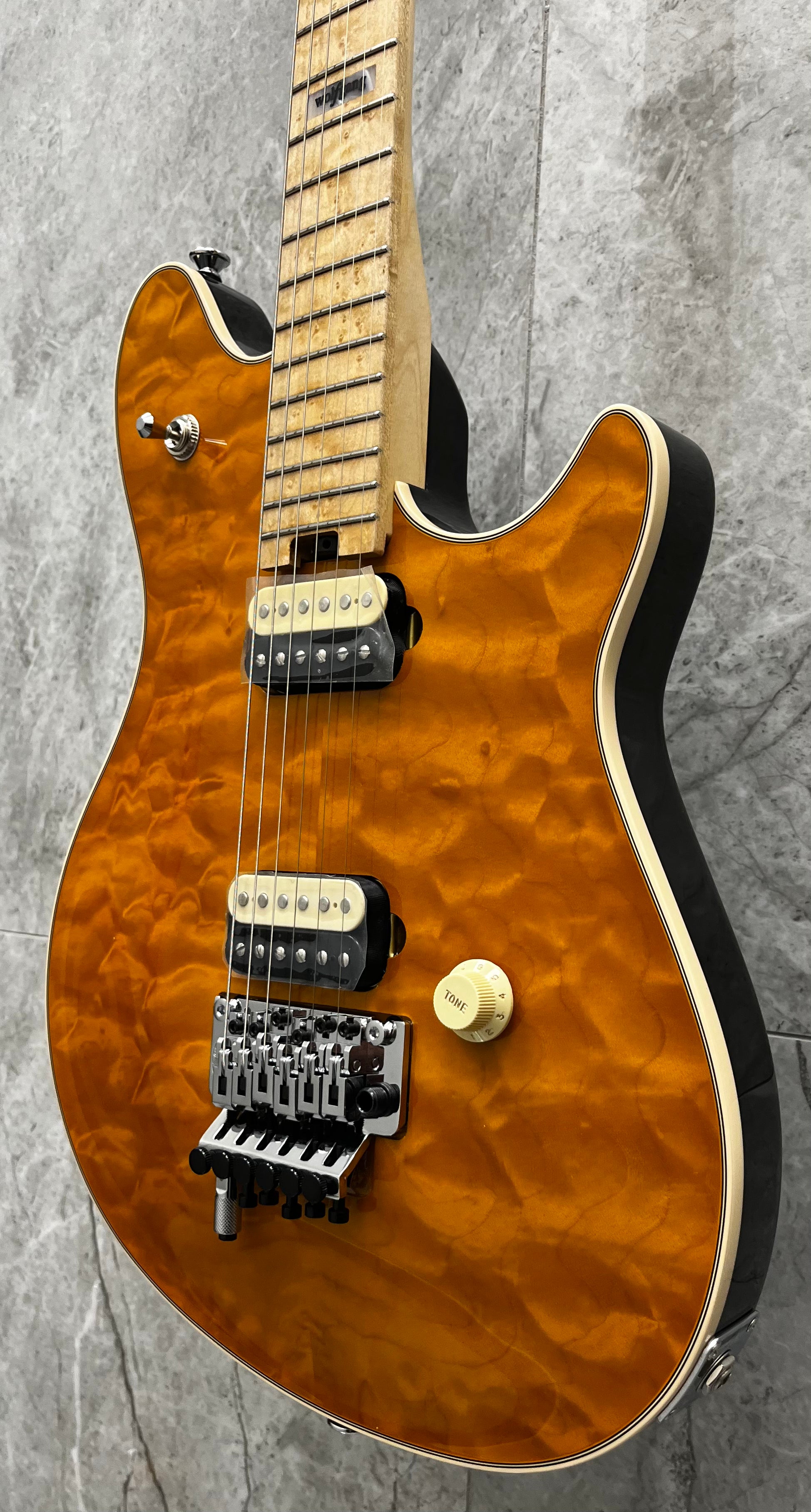 EVH USA CUSTOM SHOP WOLFGANG QUILT TOP TRANS AMBER 5101025090 SERIAL NUMBER WG17679A - 7 LBS 6 OZ