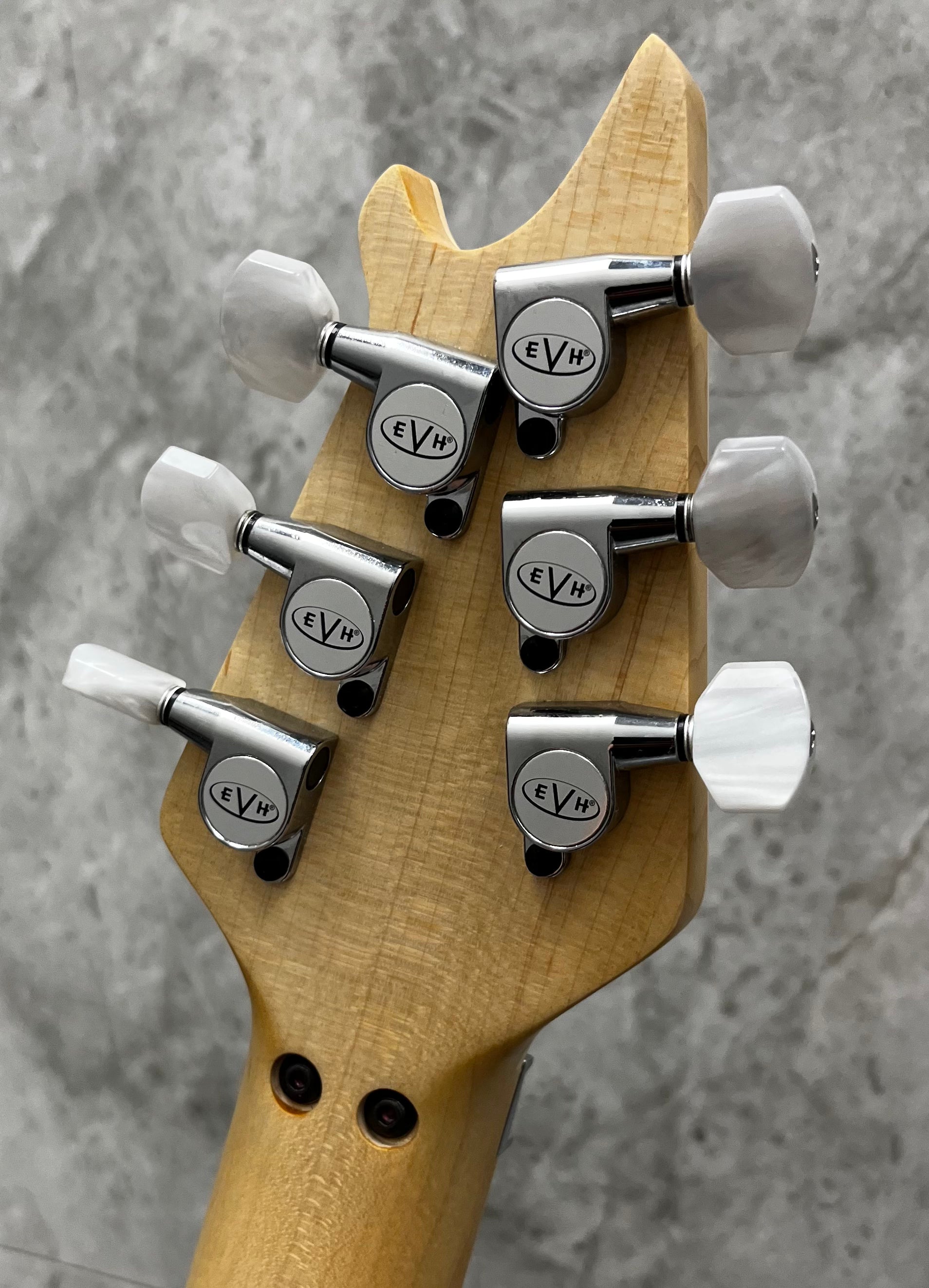EVH USA CUSTOM SHOP WOLFGANG QUILT TOP TRANS AMBER 5101025090 SERIAL NUMBER WG17679A - 7 LBS 6 OZ