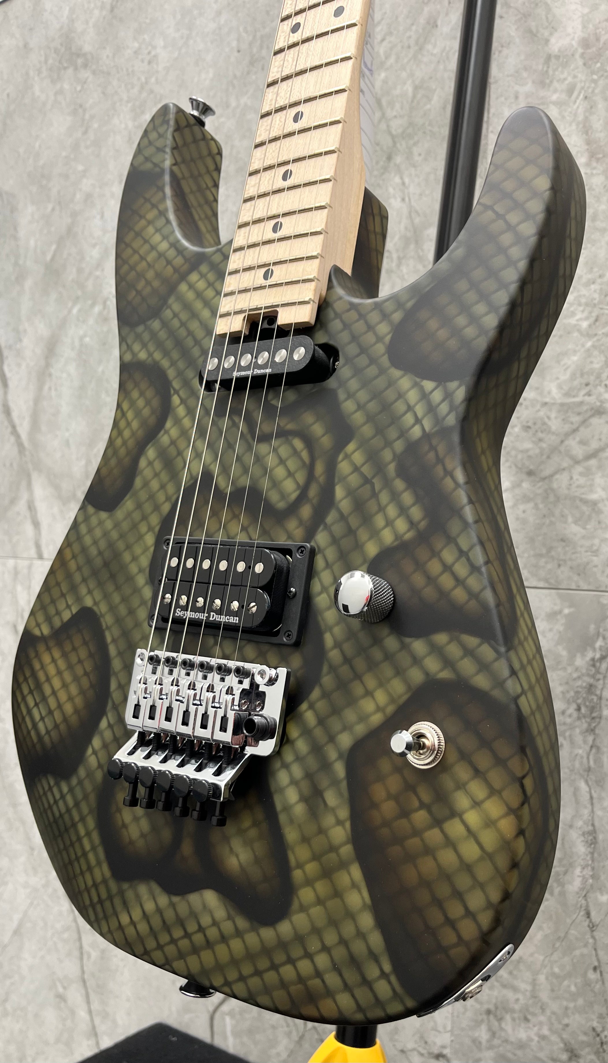 Charvel PM DK WDM SIGNATURE SNAKESKIN Warren DeMartini 2969197591 SERIAL NUMBER MC232901 - 7.4 LBS