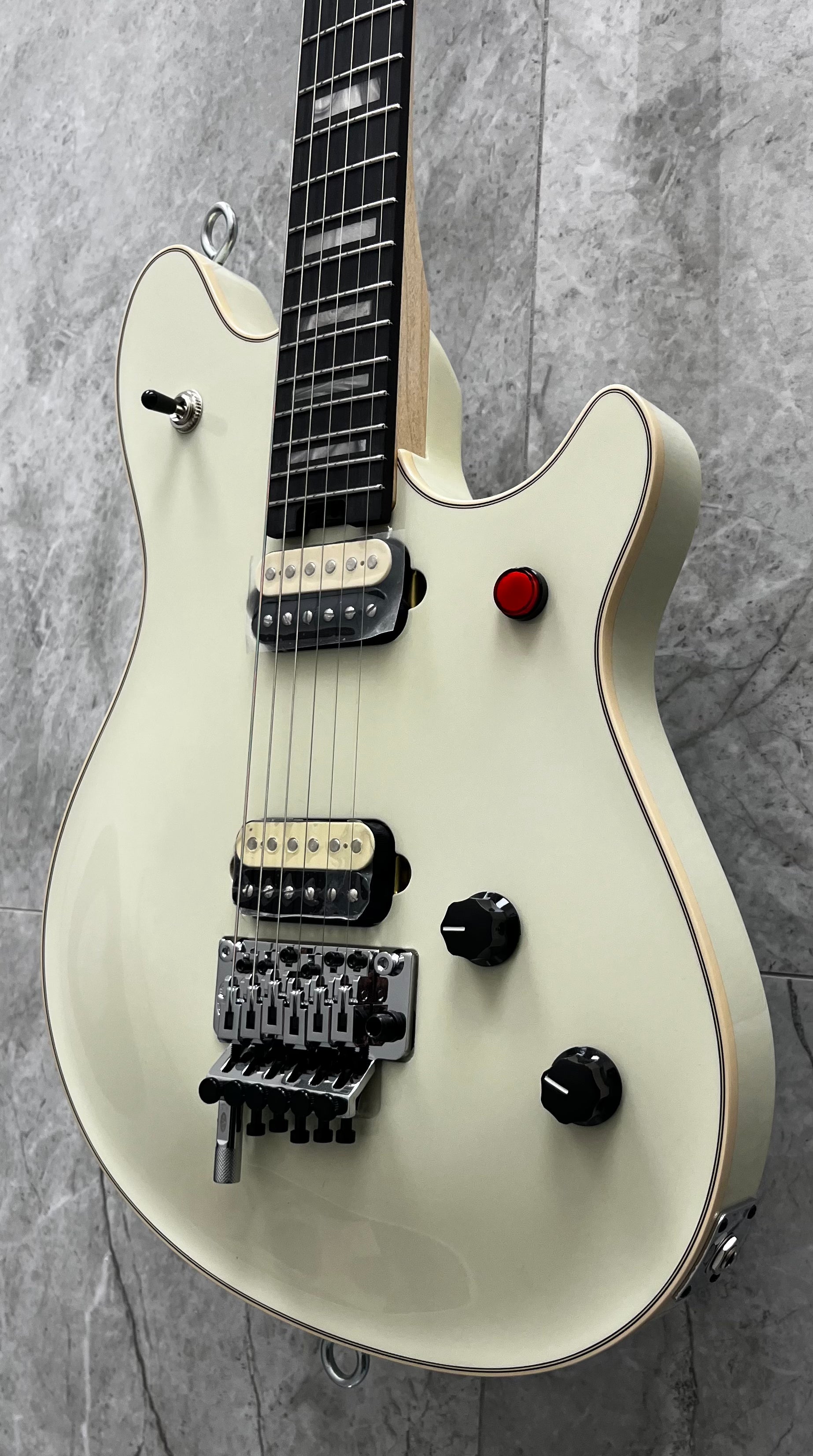 EVH Wolfgang MADE IN THE USA Edward Van Halen Signature Ebony Fingerboard Ivory 5107921849 SERIAL NUMBER WG17735A - 8 LBS 3 OZ