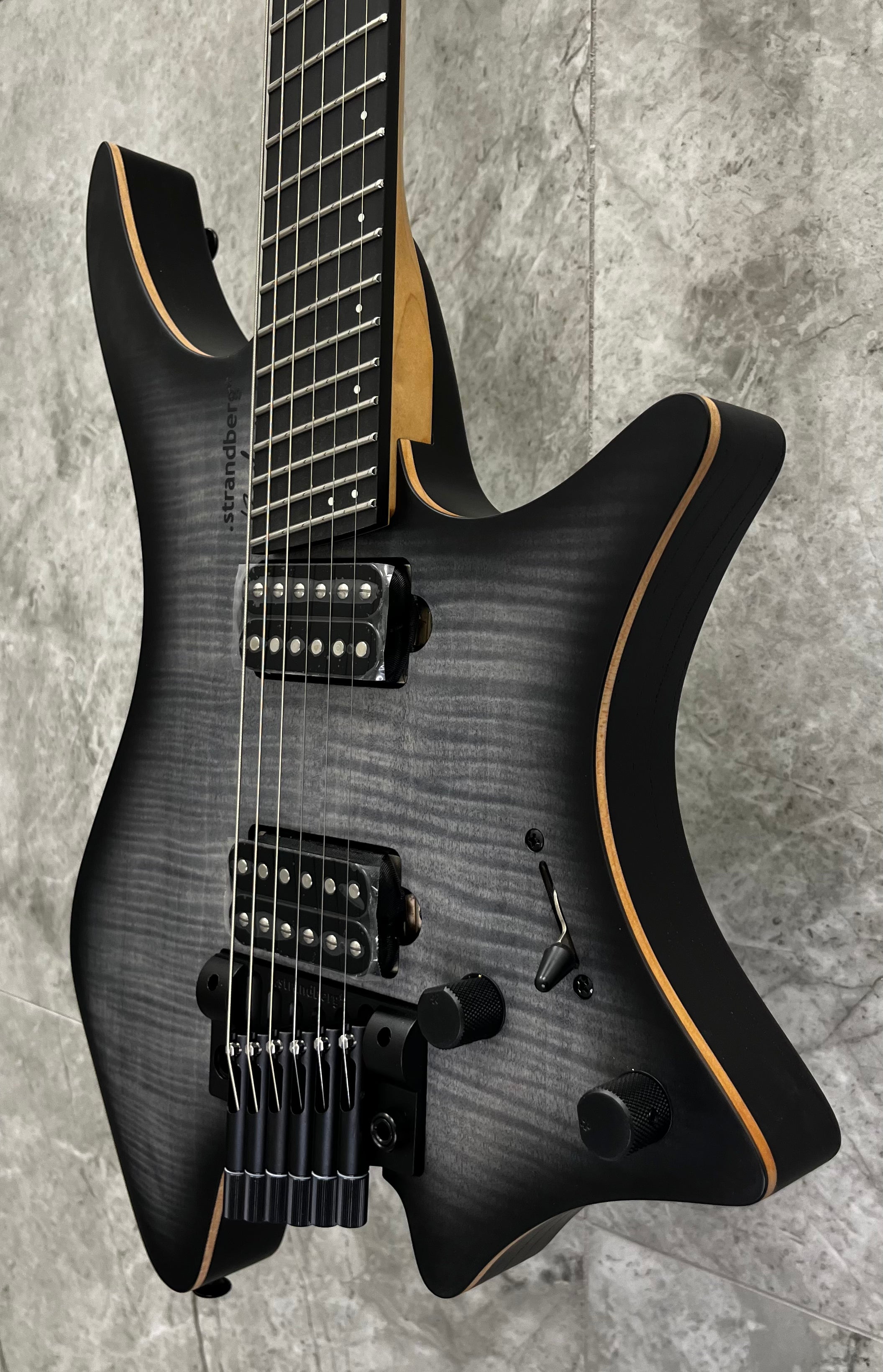 Strandberg Headless Boden Prog NX 6 Charcoal Black BD6TCT-21P-L-F-BK SERIAL NUMBER C2506463 - 4 LBS 14 OZ