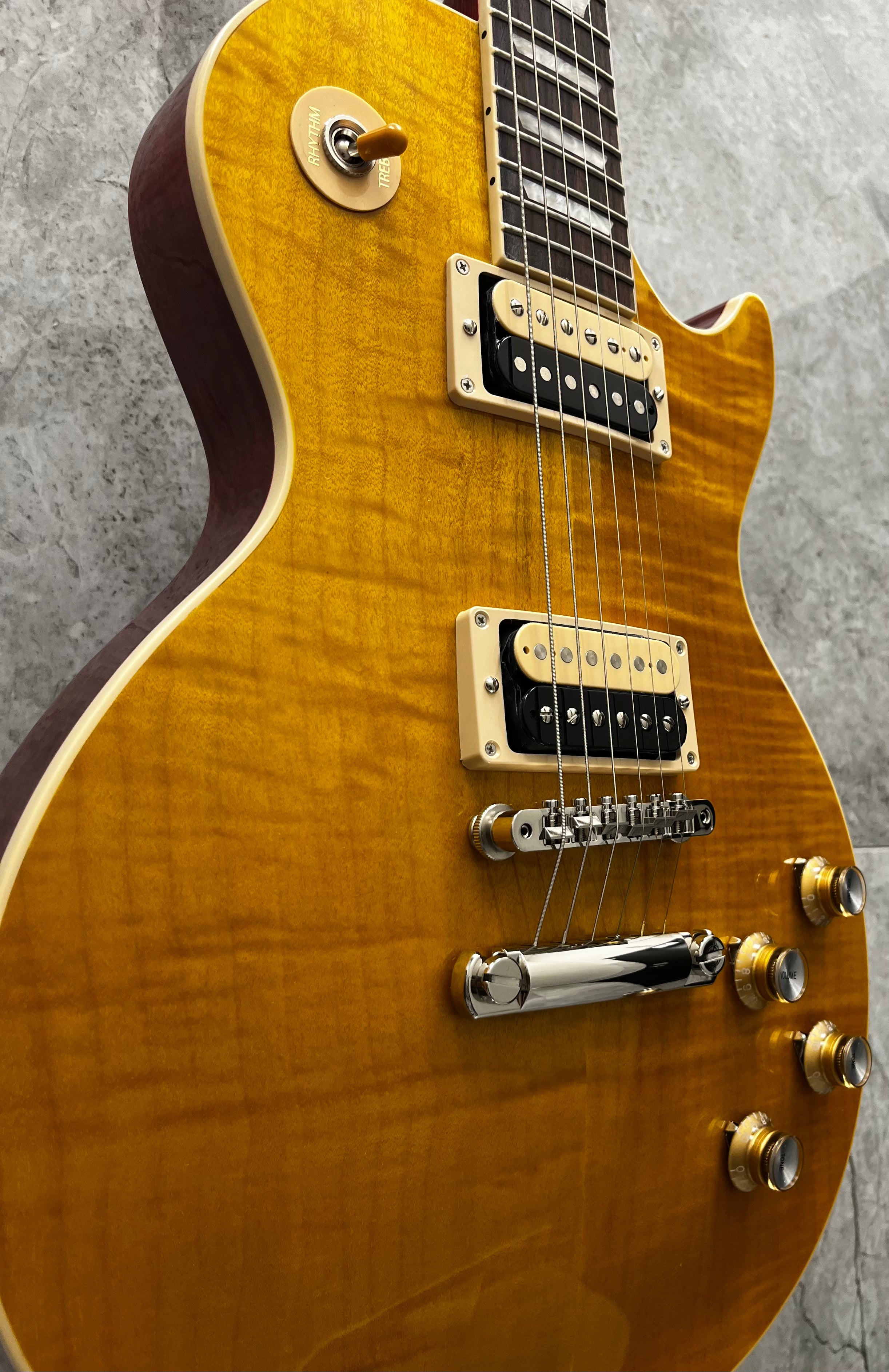 Gibson USA Slash Les Paul Standard LPSS00APNH Appetite Amber SERIAL NUMBER 230050028&nbsp;- 8 LBS 5 OZ