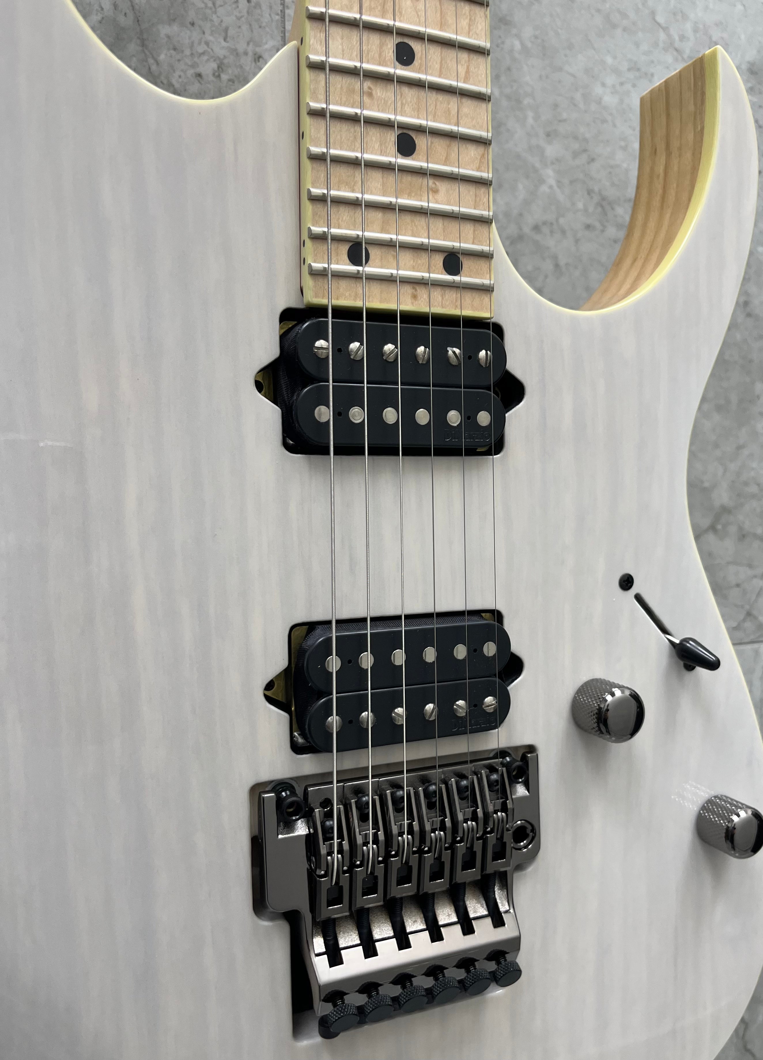 Ibanez Prestige Made in Japan RG652AHM Antique White Blonde RG652AHMAWD SERIAL NUMBER F2431902 - 8.2 LBS