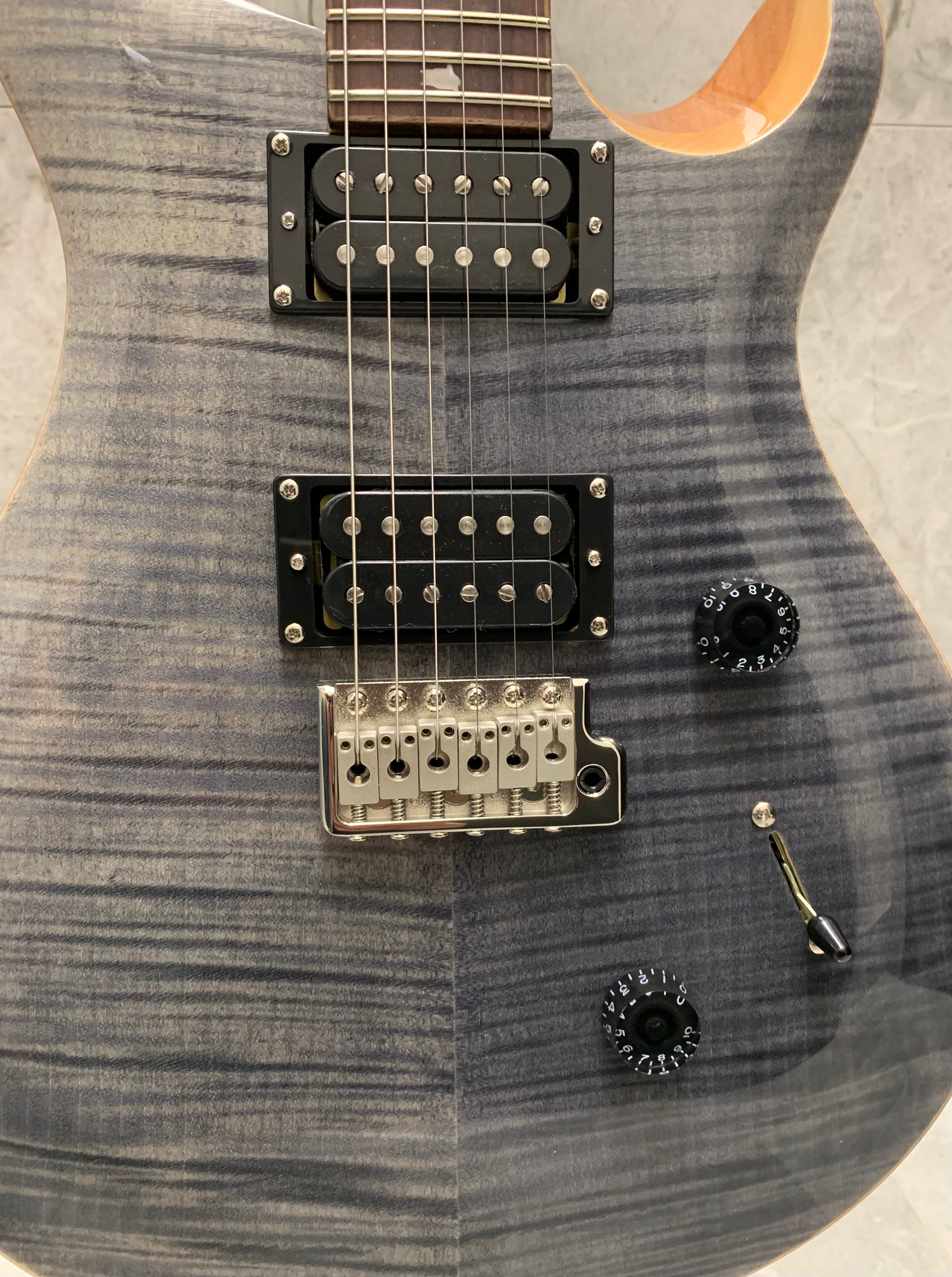 PRS Guitars SE Custom 24 CH - Charcoal 107993::CH: SERIAL NUMBER CTIF086784