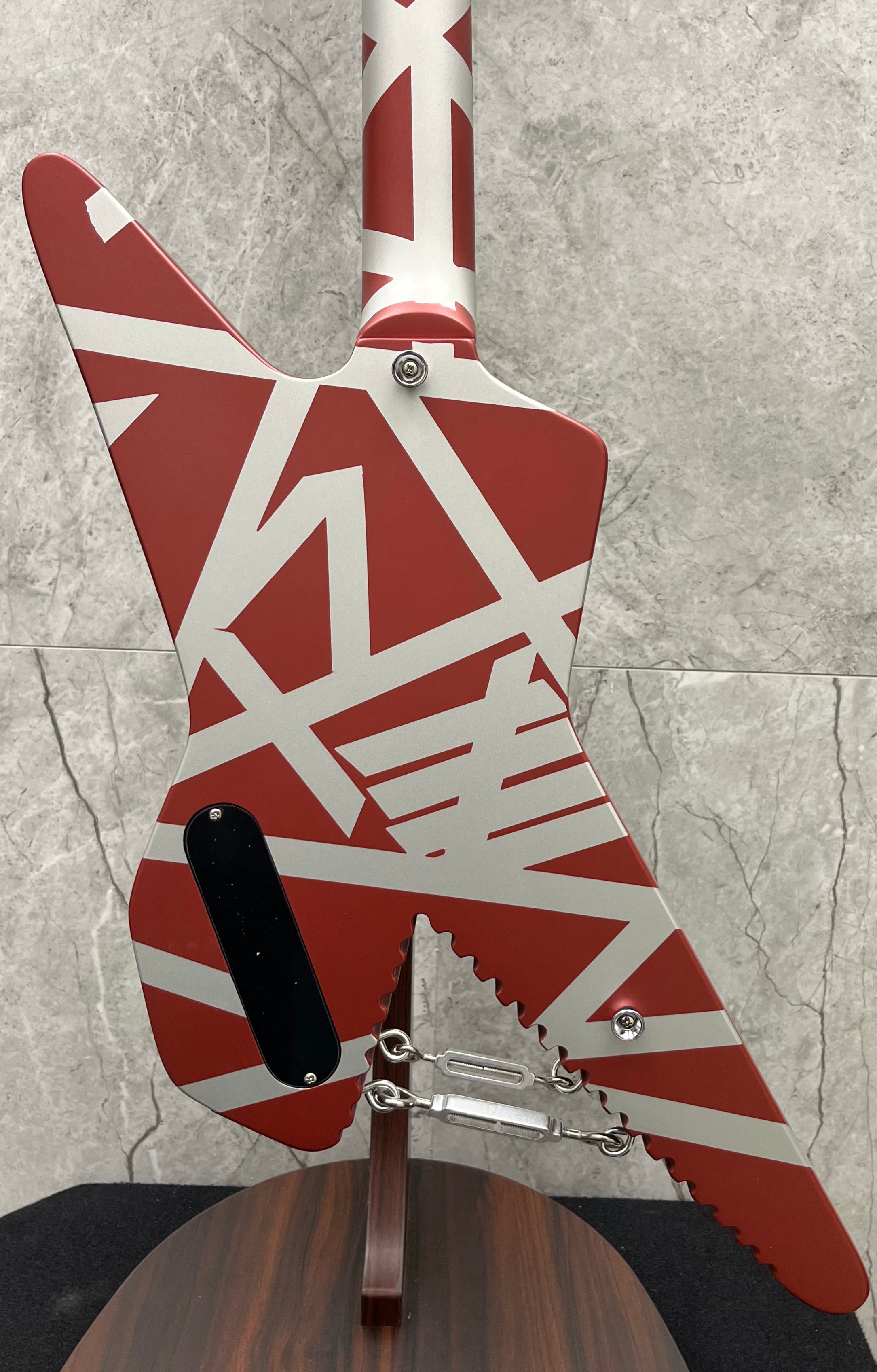 EVH Striped Series Shark Burgundy with Silver Stripes 5107922505 SERIAL NUMBER KWE2400073 - 8.0 LBS