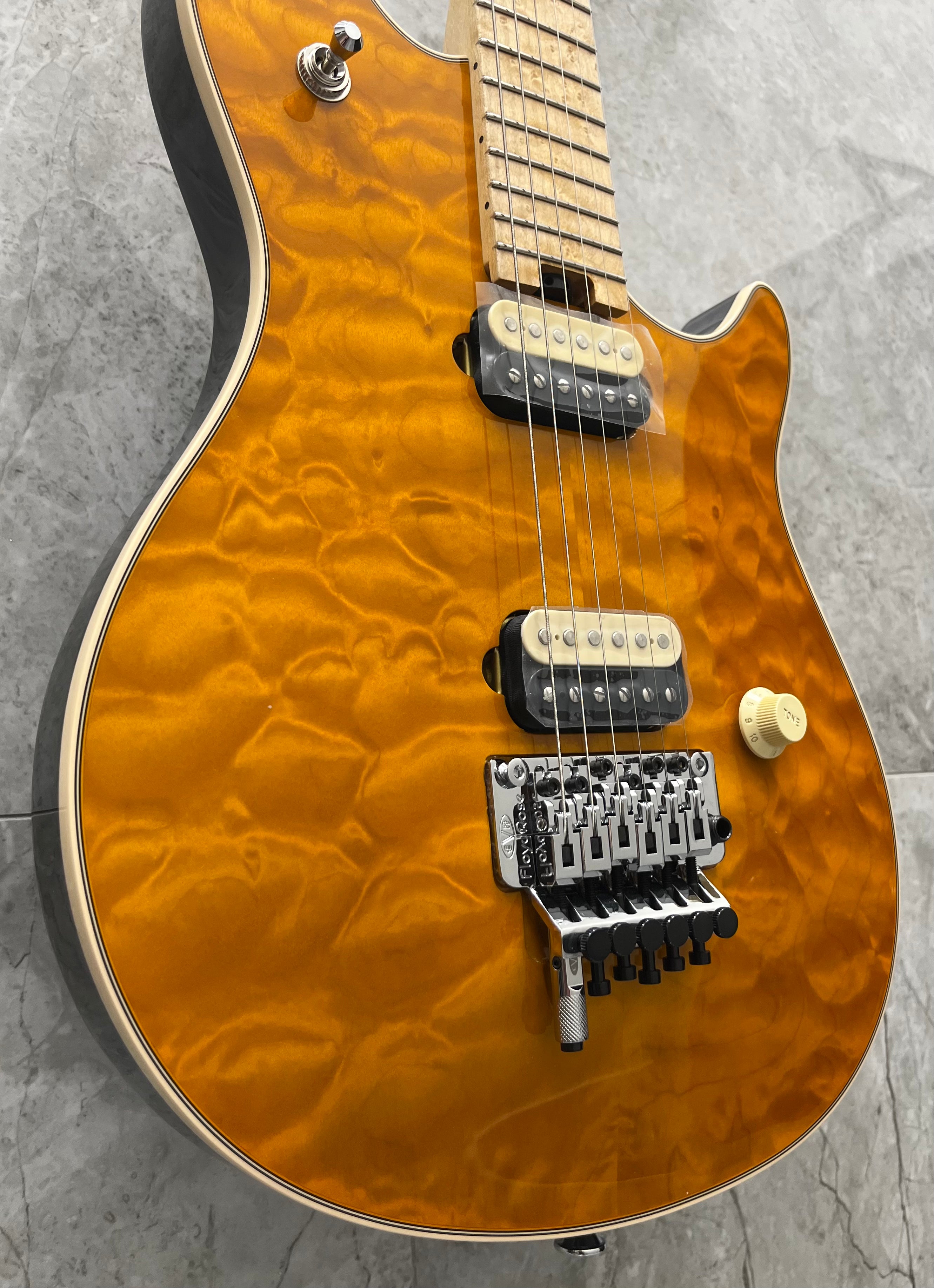 EVH USA CUSTOM SHOP WOLFGANG QUILT TOP TRANS AMBER 5101025090 SERIAL NUMBER WG17679A - 7 LBS 6 OZ