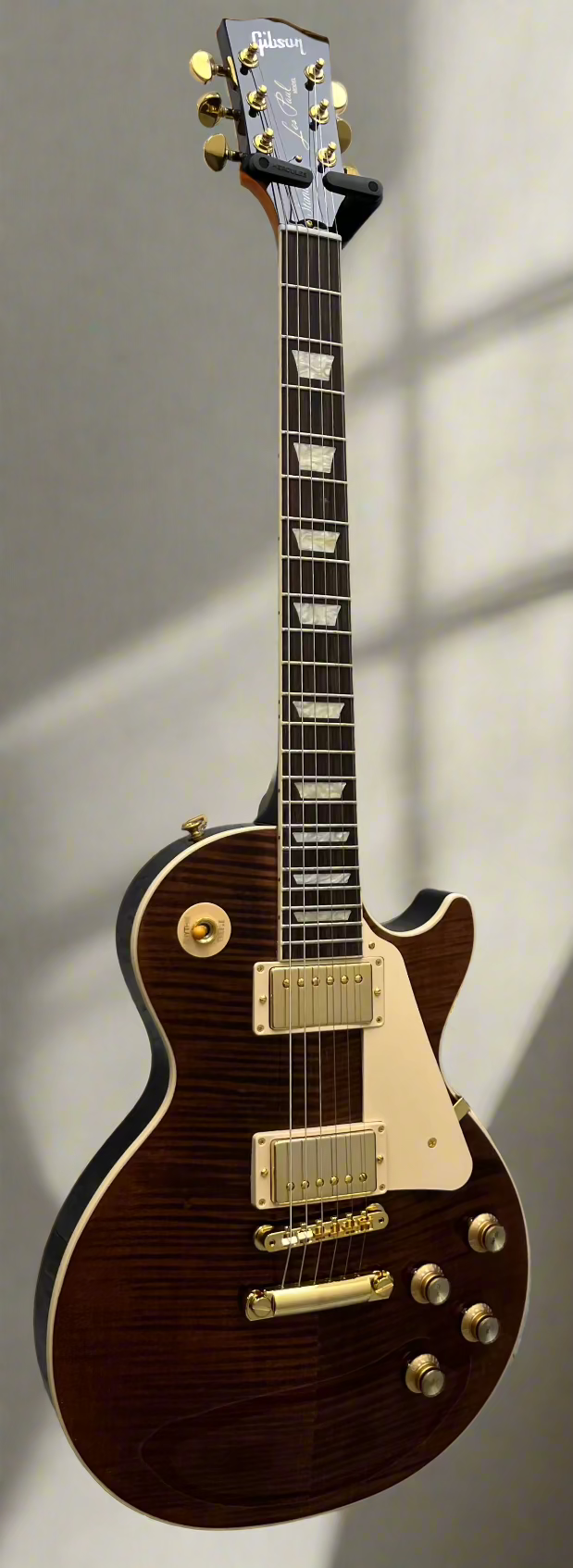 Gibson USA Les Paul Standard Figured Flame Top 60s Electric Guitar with Hardshell Case - Root Beer LPS624ROGH SERIAL NUMBER 233140355 - 9.4 LBS