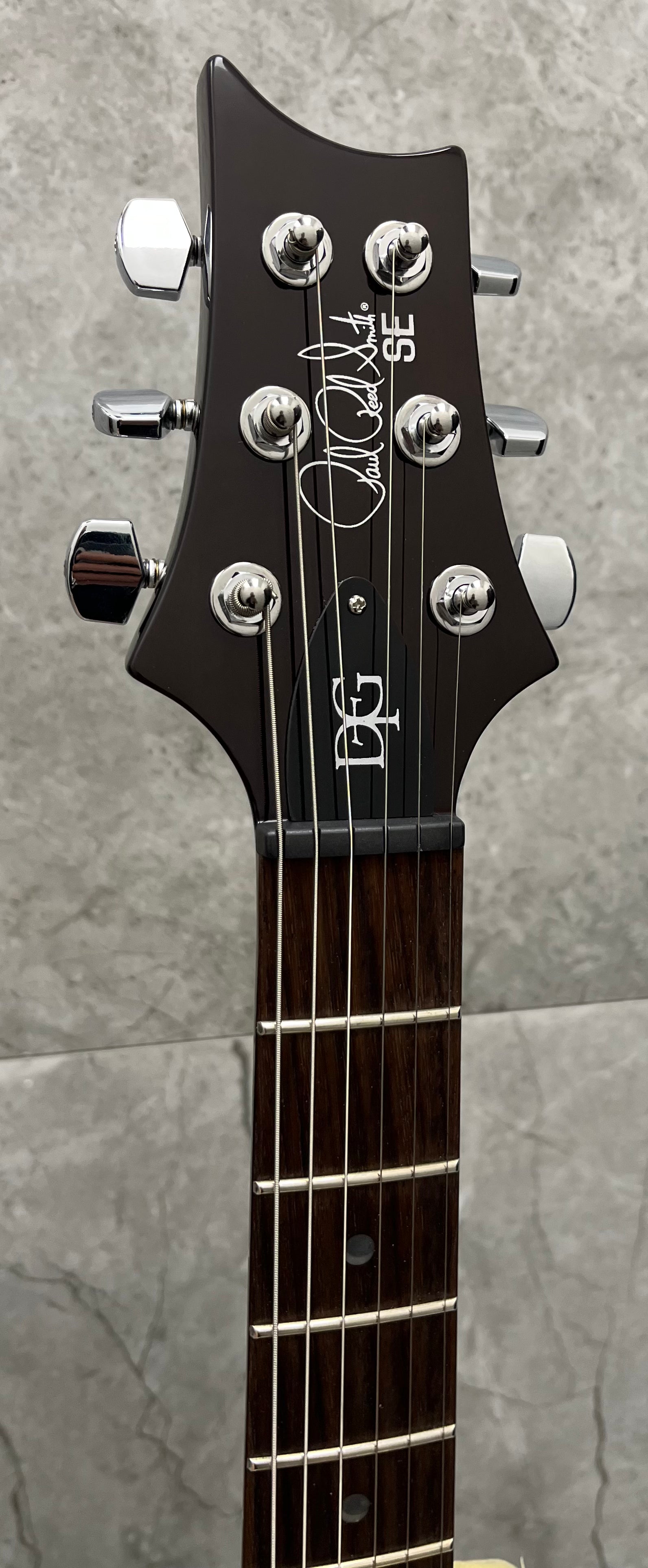 PRS Guitars SE DGT Electric Guitar with Gig Bag, Moons Inlay - Gold Top 111388::GT: SERIAL NUMBER CTIG106939 - 7.0 LBS
