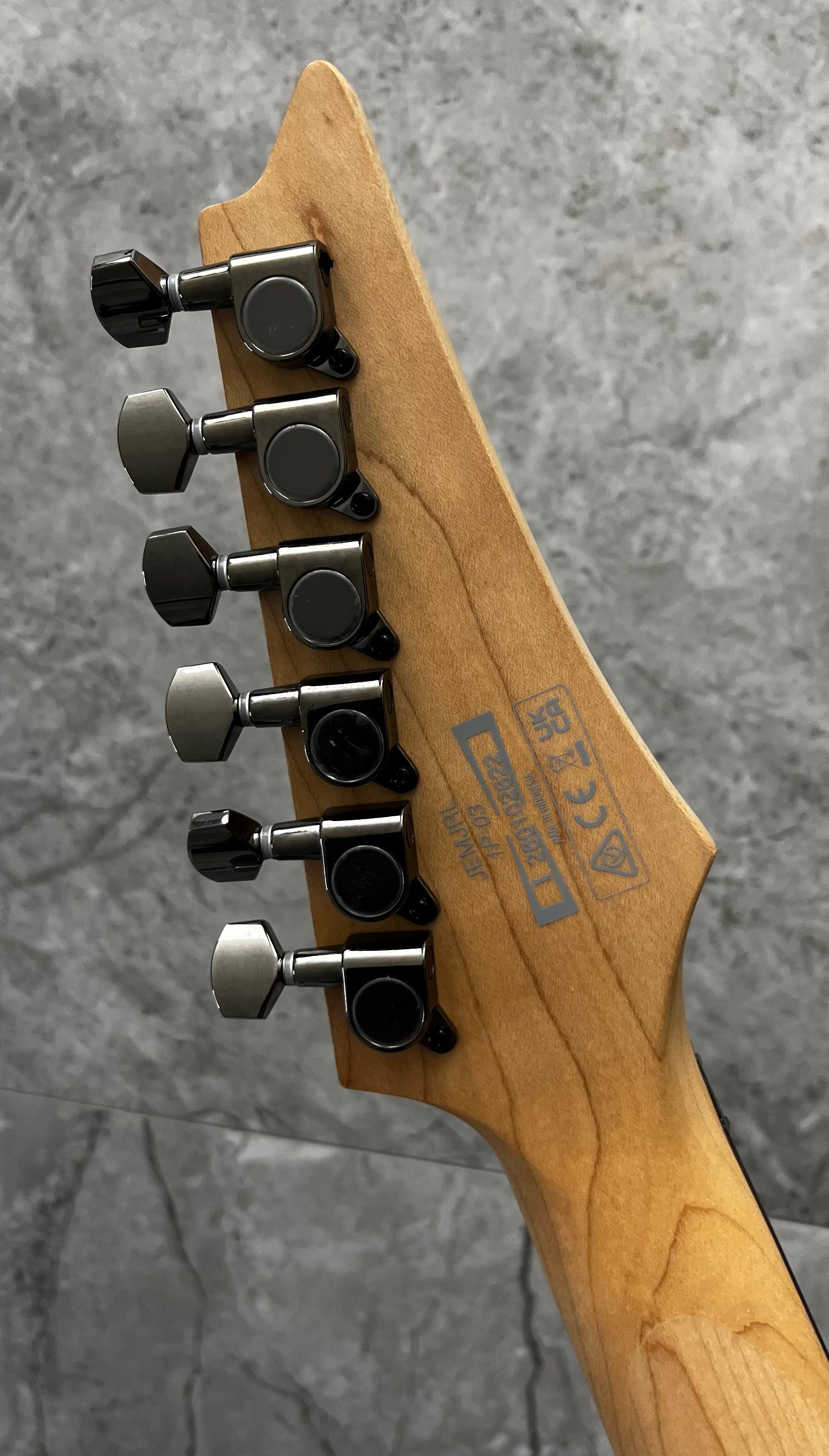 Ibanez JEMJRLWH Steve Vai LEFT HANDED Signature Series Jemjr 6 String LH Electric Guitar White SERIAL NUMBER I260102622 - 7 LBS 8 OZ