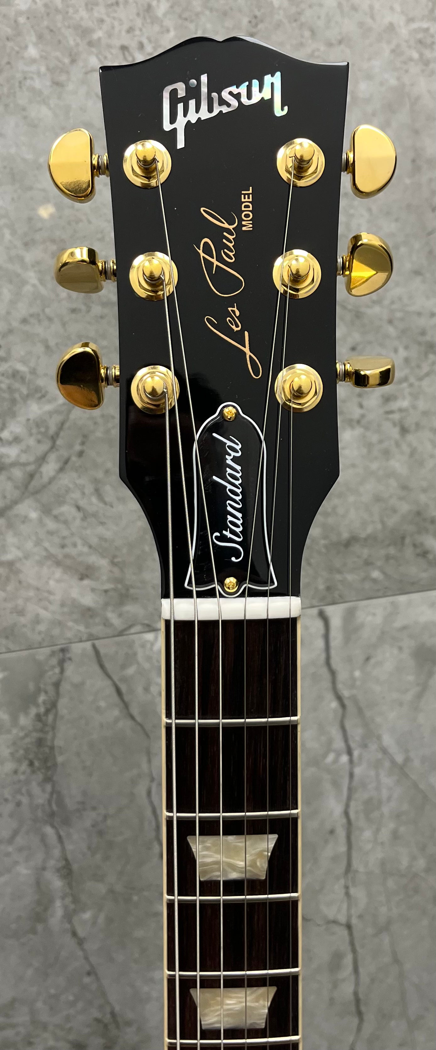 Gibson USA Les Paul Standard Figured Flame Top 60s Electric Guitar with Hardshell Case - Root Beer LPS624ROGH SERIAL NUMBER 233140355 - 9.4 LBS