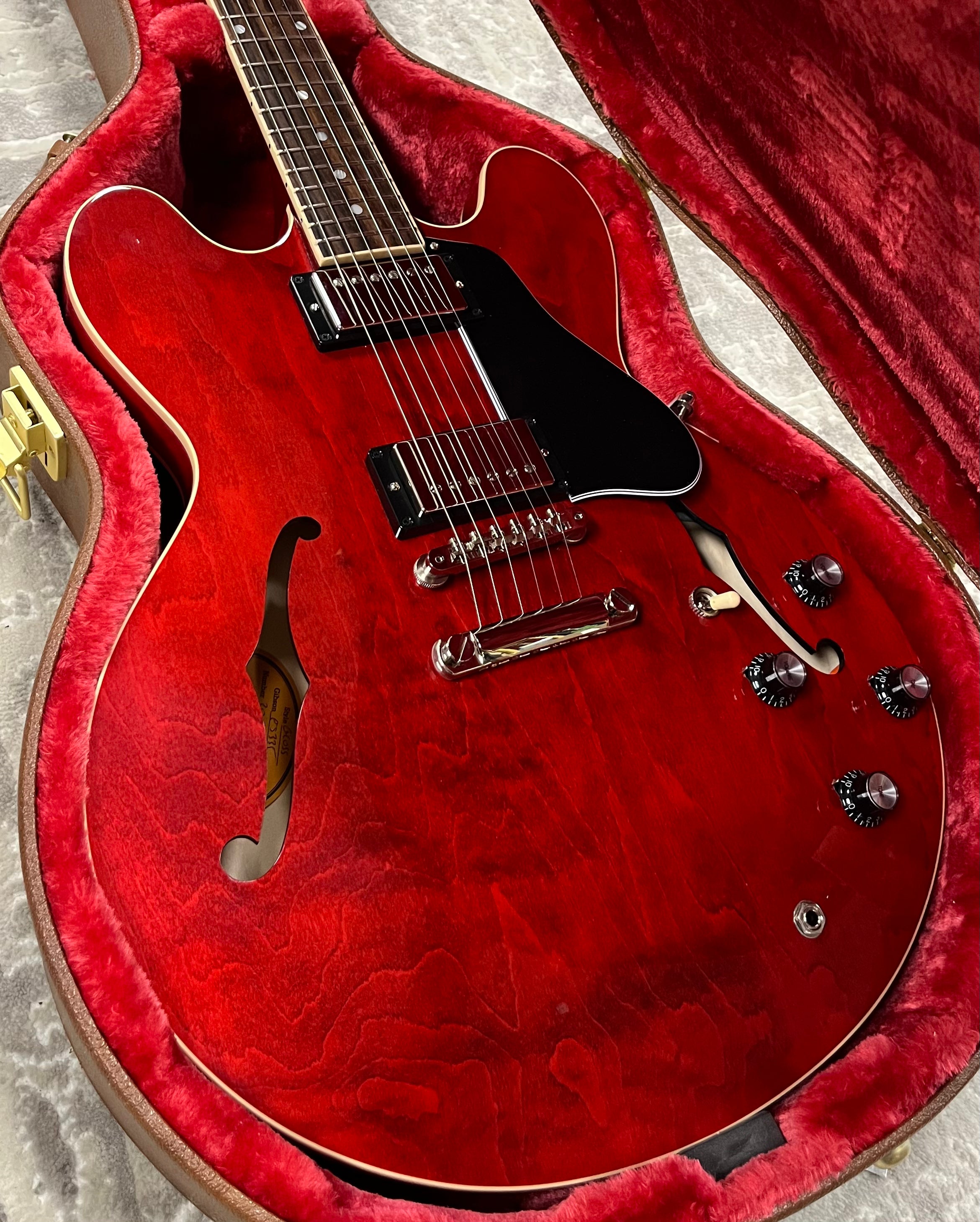 Gibson USA ES-335 Semi-Hollow Body Sixties Cherry ES335 ES3500SCNH SERIAL NUMBER 201240009 - 7 LBS 13 OZ