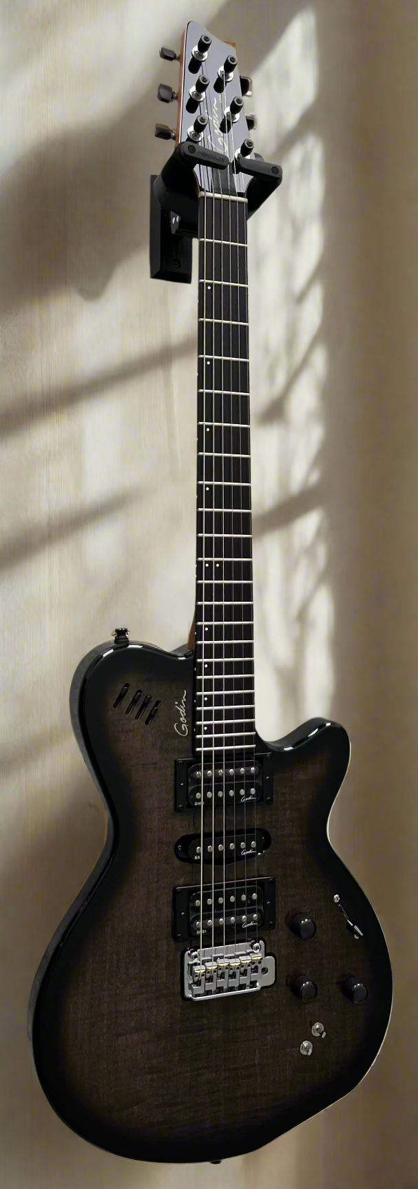 Godin Made in Canada xtSA Trans Black Flame 025503 SERIAL NUMBER 22162102 - 7.8 LBS
