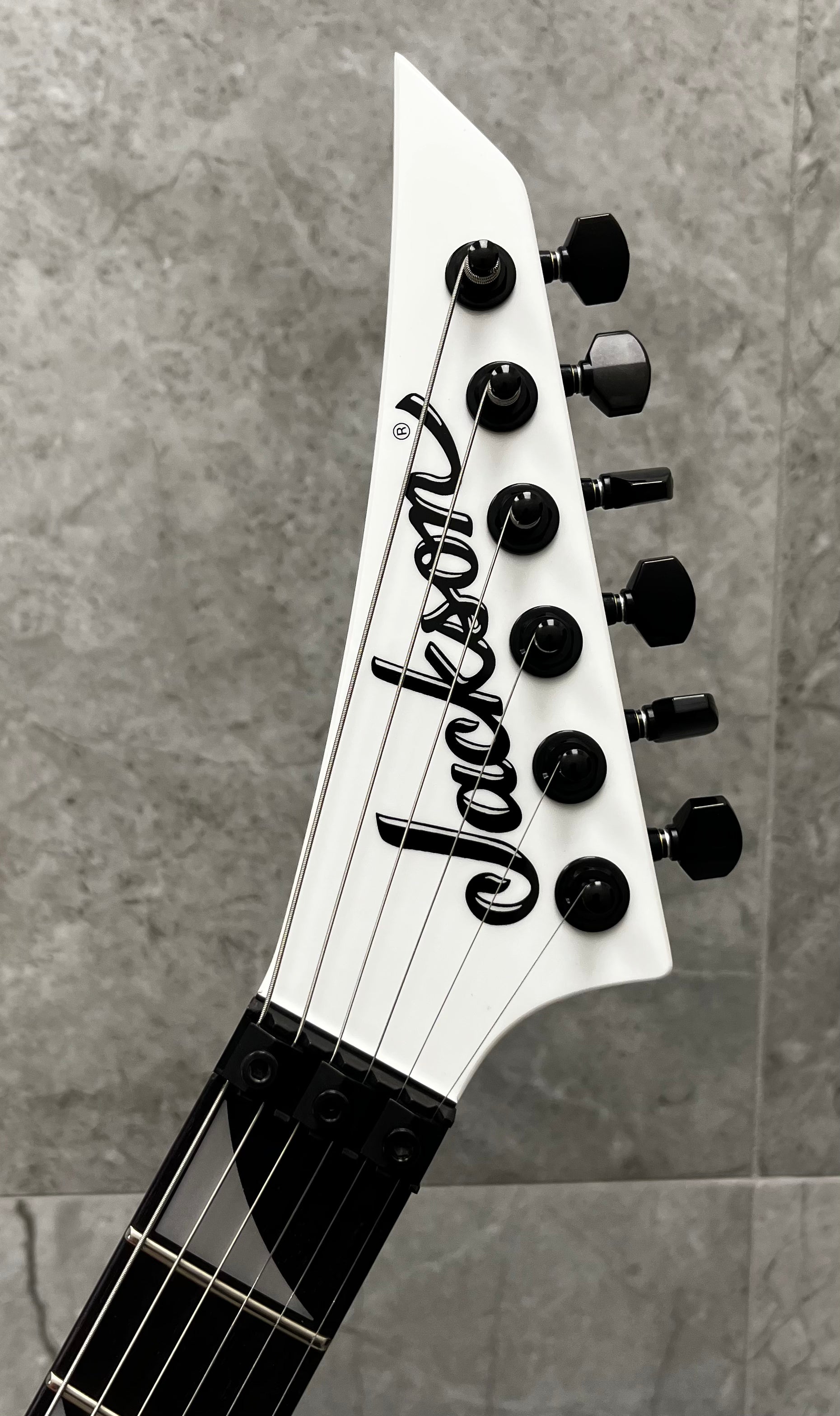 Jackson Made in Japan MJ Series Dinky DKR, Ebony Fingerboard, Snow White 2904009276 SERIAL NUMBER JFJ2500138 - 7 LBS 1 OZ