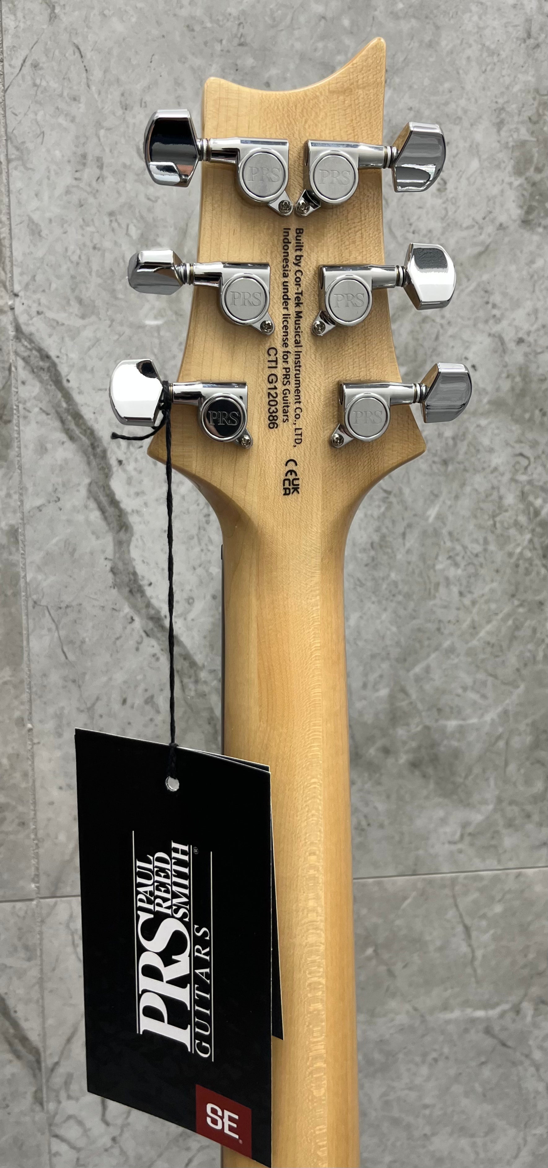 PRS GUITARS SE Custom 24 W/ GIG BAG Blue Matteo / Natural back 108193:BN SERIAL NUMBER CTIG120386 - 7 LBS 12 OZ