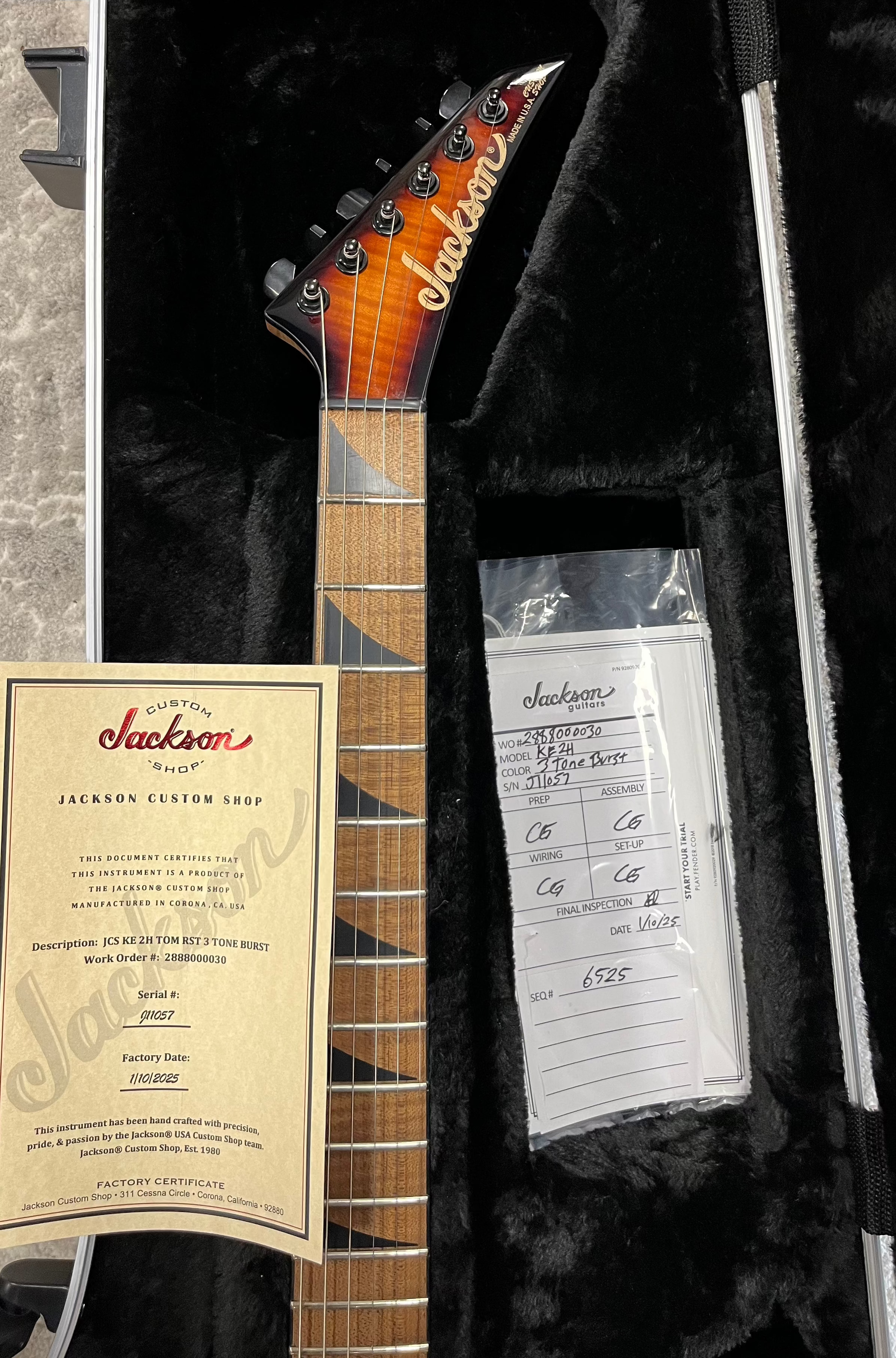 Jackson USA Custom Shop Kelly Flame Top 3-Tone Sunburst 2888000030 SERIAL NUMBER J11057 - 7.2 LBS