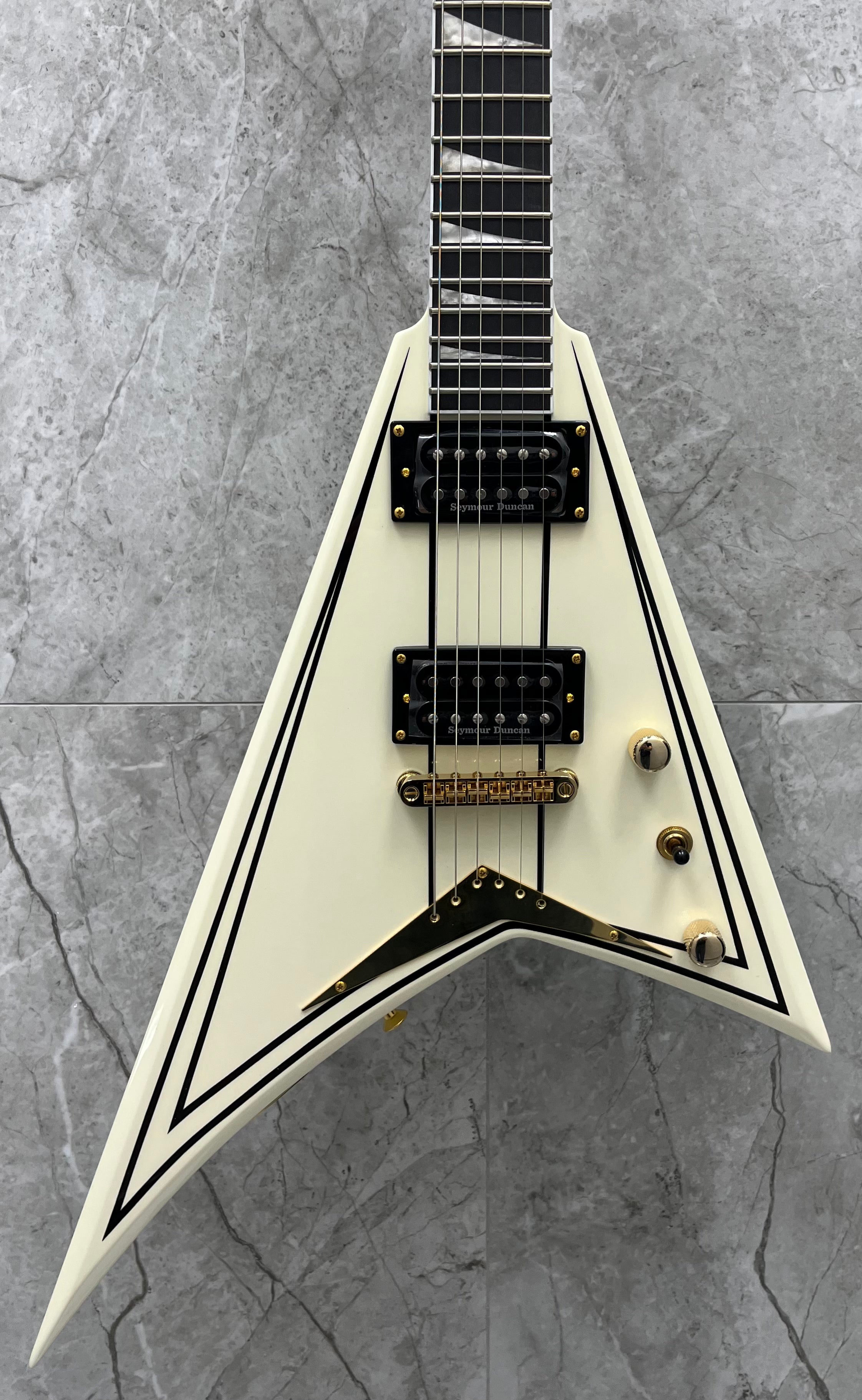 Jackson Pro Rhoads RRT-3, Ebony Fingerboard, Ivory with Black Pinstripes 2914311557
