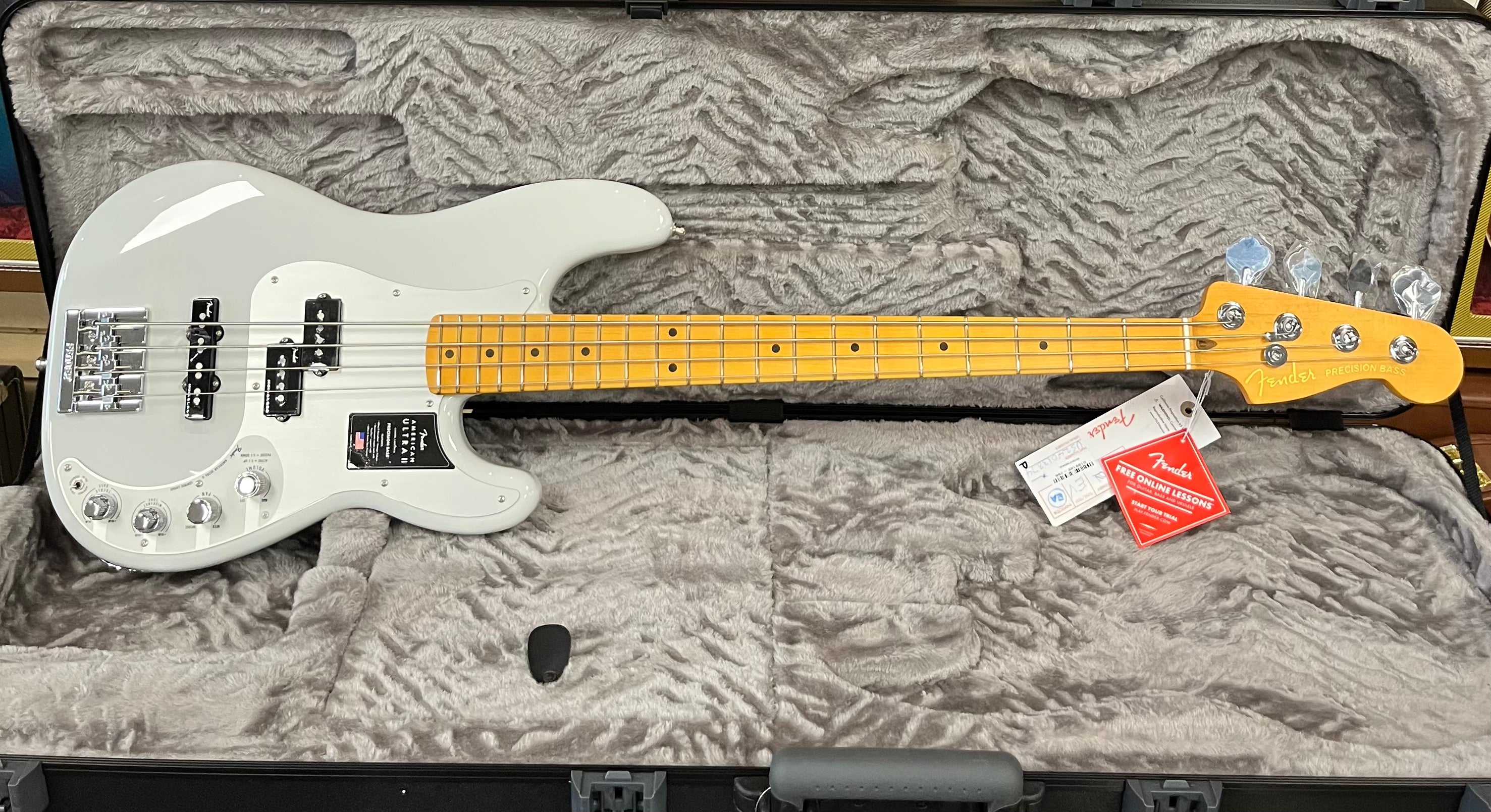 Fender American Ultra II Precision Bass Maple Fingerboard, Avalanche 0199102796