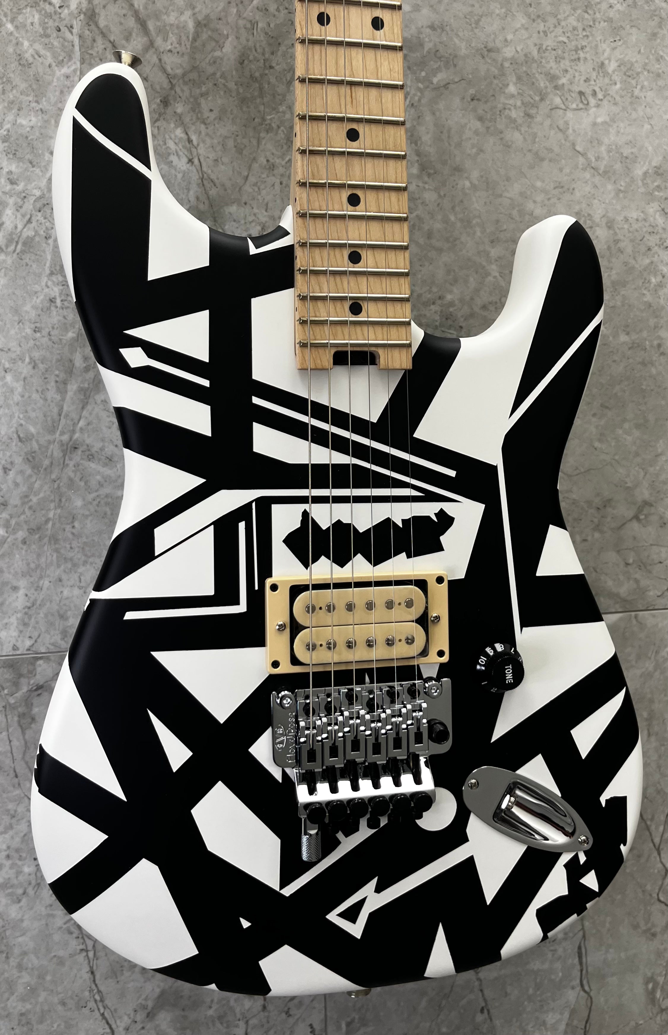 EVH Striped Series Shapes RUDE Maple Fingerboard, White and Black W/ GIG BAG 510-7902-381 SERIAL NUMBER EVH2601148 - 7 LBS 12 OZ