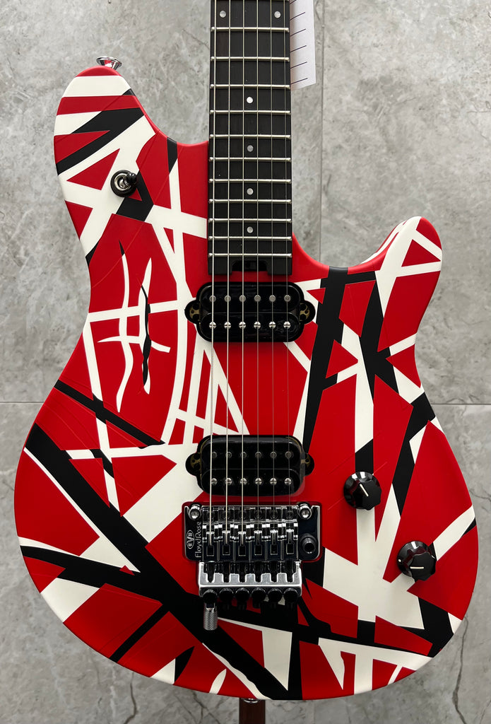 ギター EVH Striped Red with Black Stripe FullSizeRender_51568642-ccc2-