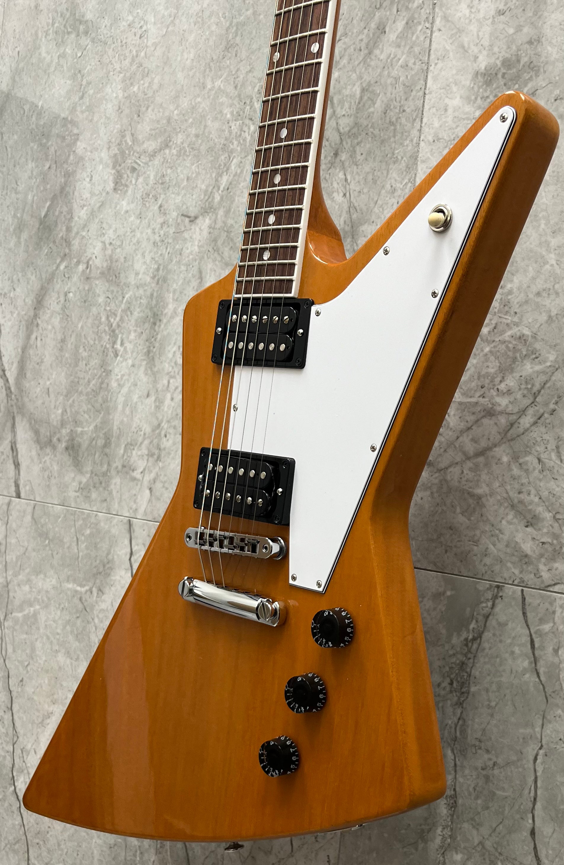 Gibson USA 70s Explorer Antique Natural DSXS00ANCH SERIAL NUMBER 217550335 - 7.0 LBS