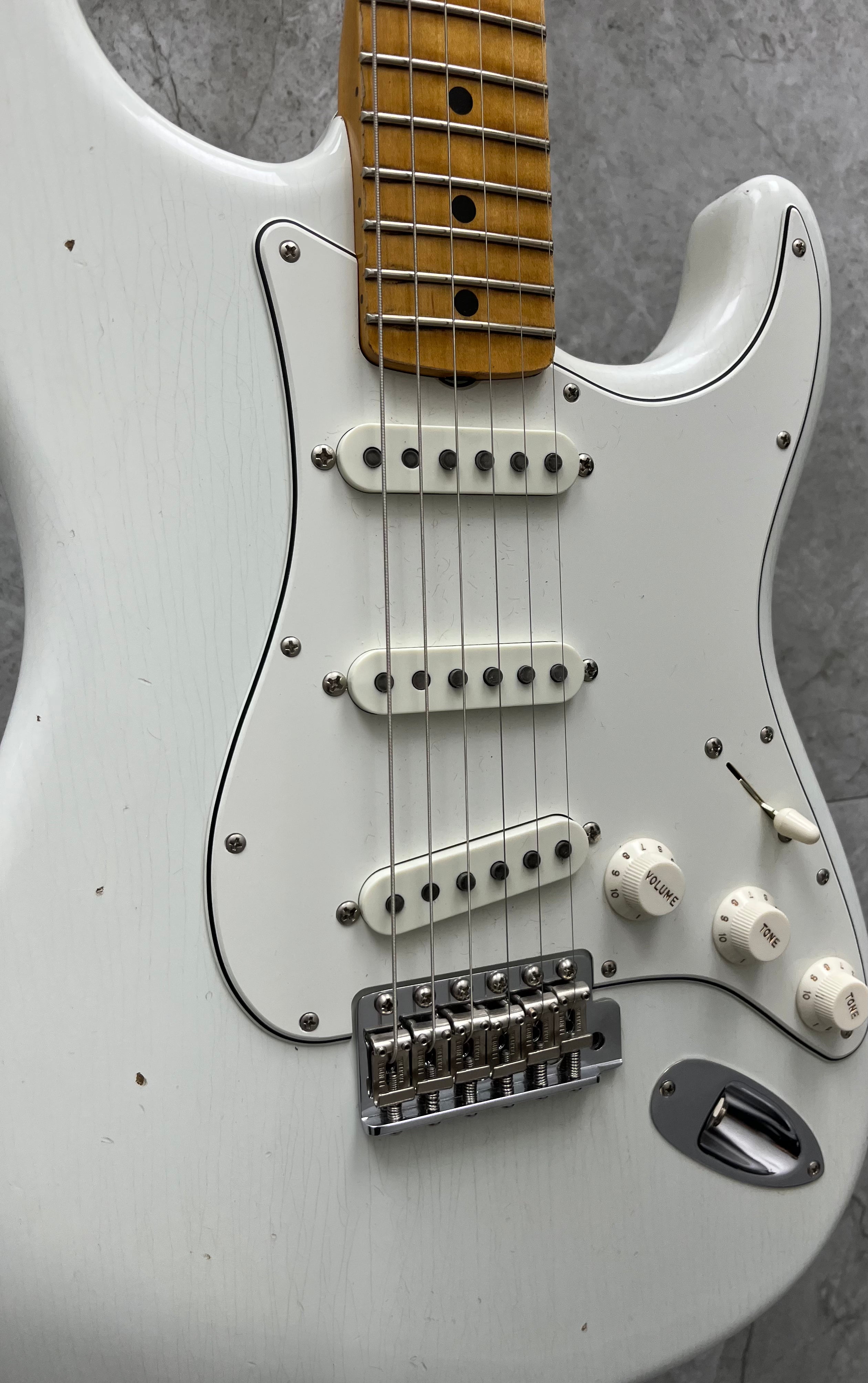 FENDER Jimi Hendrix USA Custom Shop Voodoo Child Strat - Journeyman Relic Olympic White 1510682805 SERIAL NUMBER VC0400 - 7.6 LBS