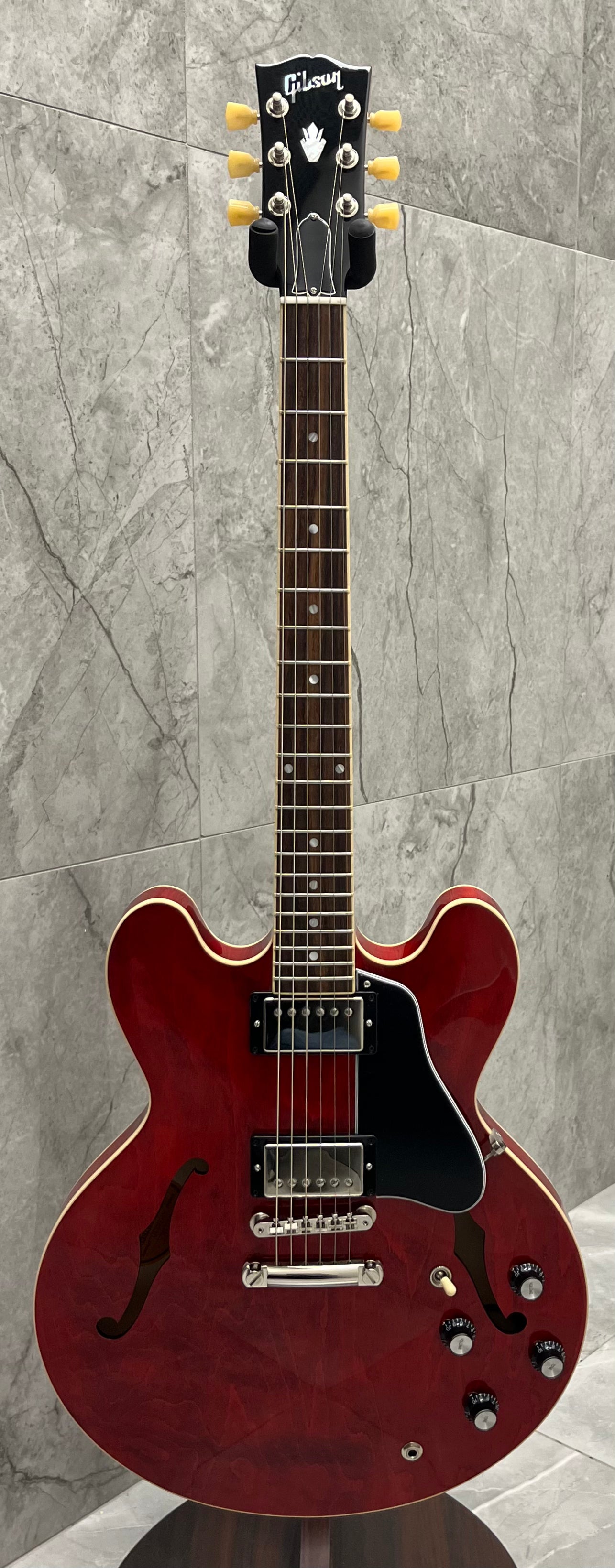 Gibson USA ES-335 Semi-Hollow Body Sixties Cherry ES335 ES3500SCNH SERIAL NUMBER 201240009 - 7 LBS 13 OZ
