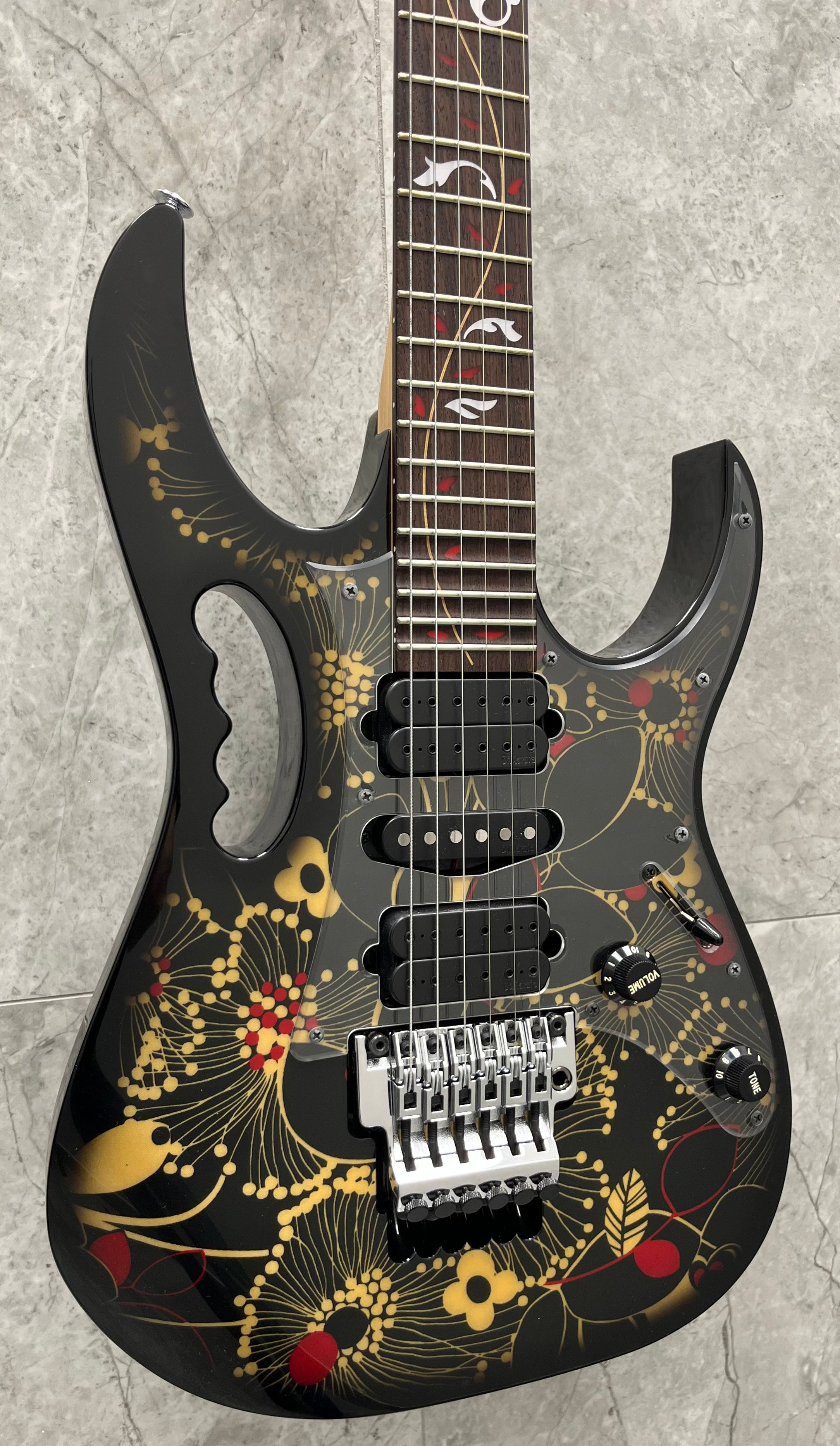 Ibanez MADE IN JAPAN JEM77 FP2 Black Floral Steve Vai Signature Guitar